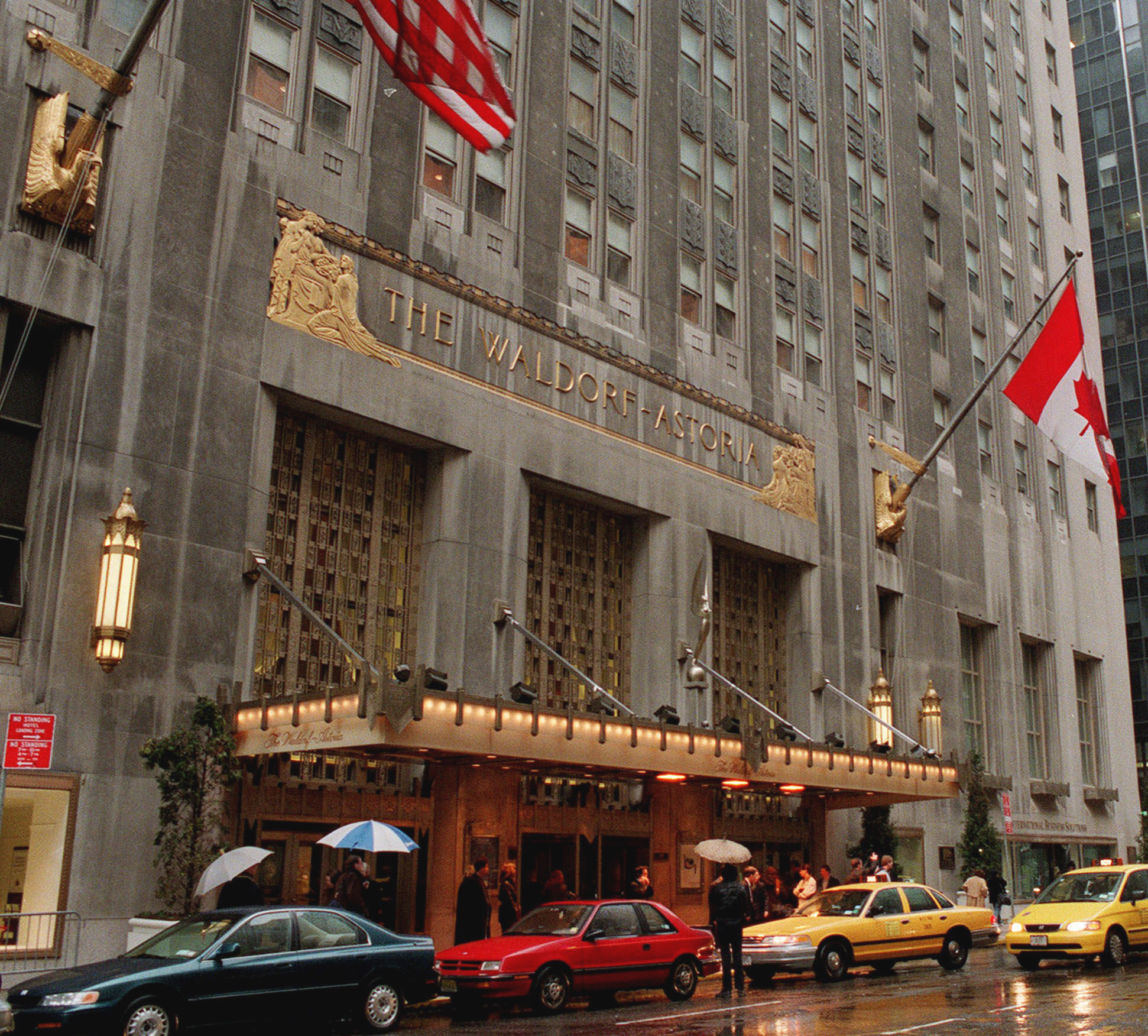 Obama skips Waldorf Astoria after Chinese purchase