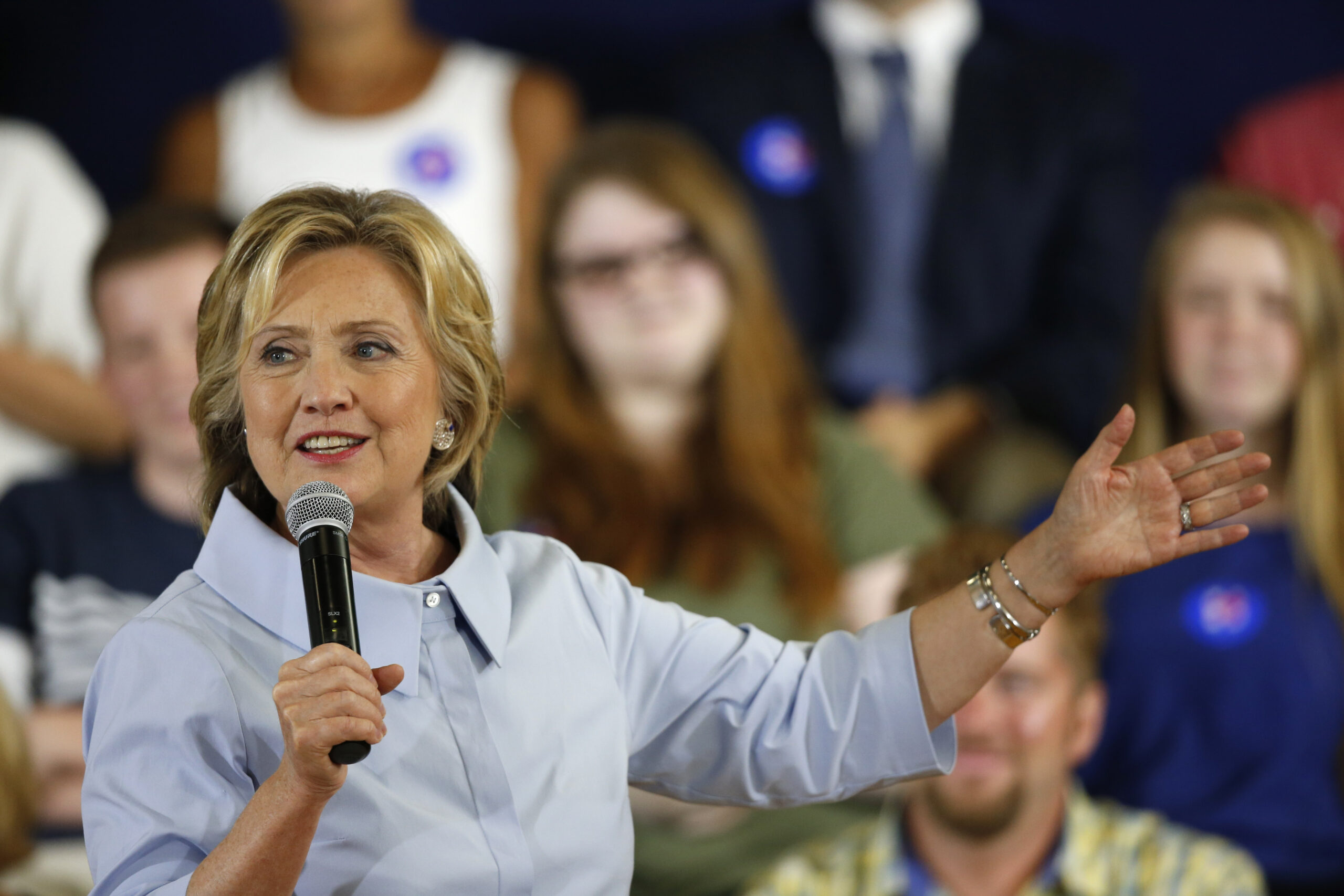 Poll: Clinton regains her footing among Democrats