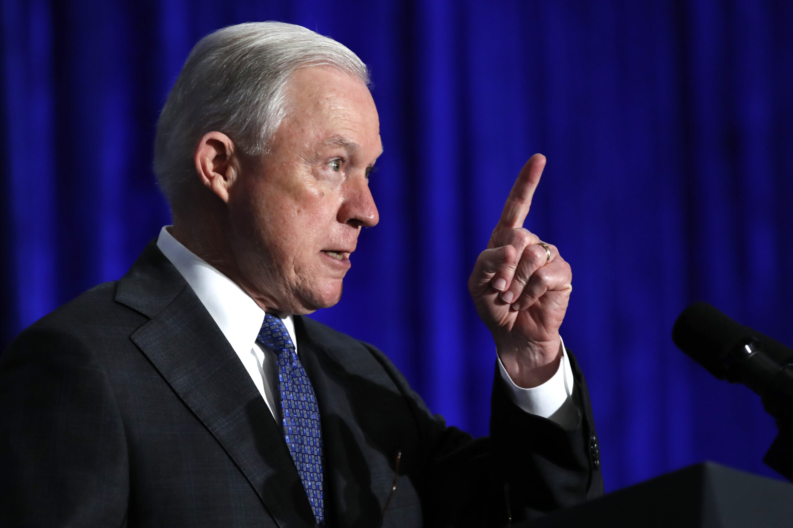 Democrats attack Jeff Sessions over workers’ rights case heading to Supreme Court