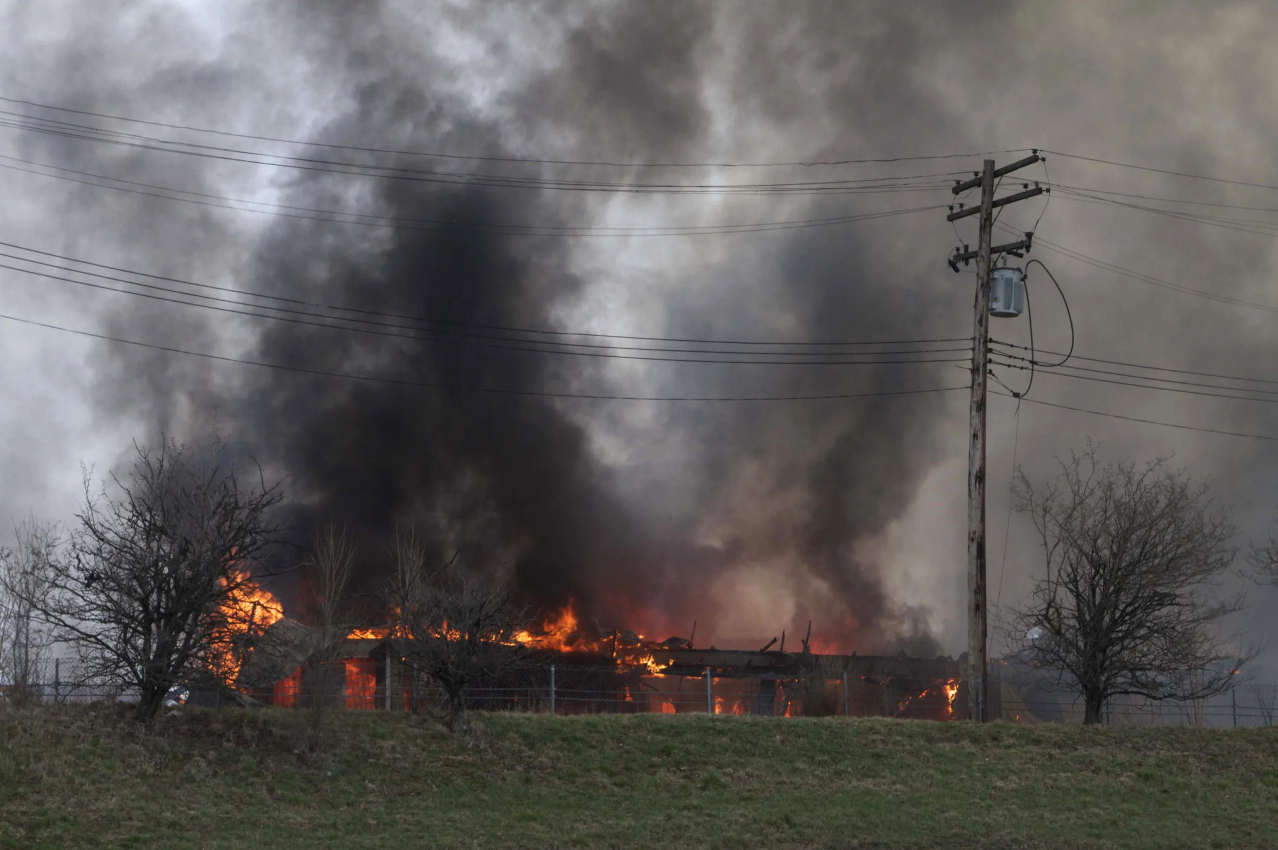Detroit police: shooting, fire leaves 2 missing