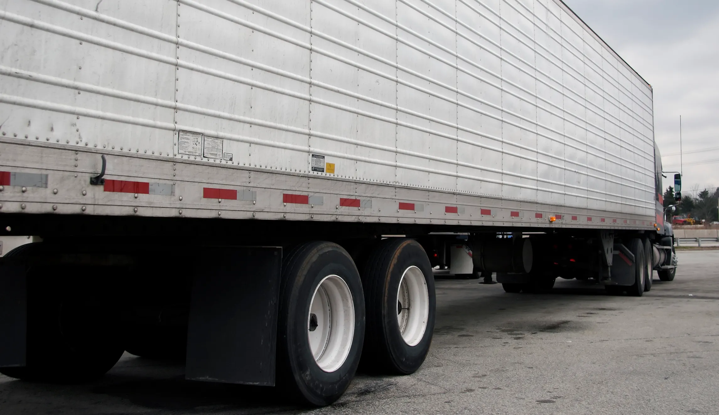 8 people found dead in truck in ‘human trafficking crime’