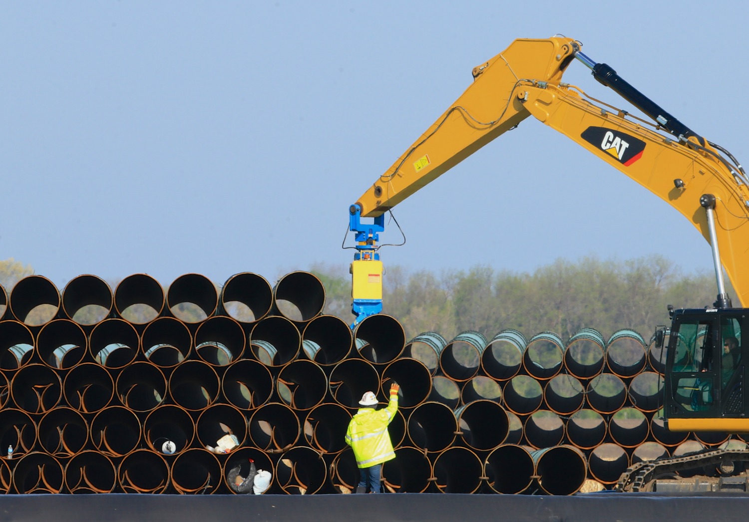 Pressure mounts on Obama to allow Dakota Access pipeline