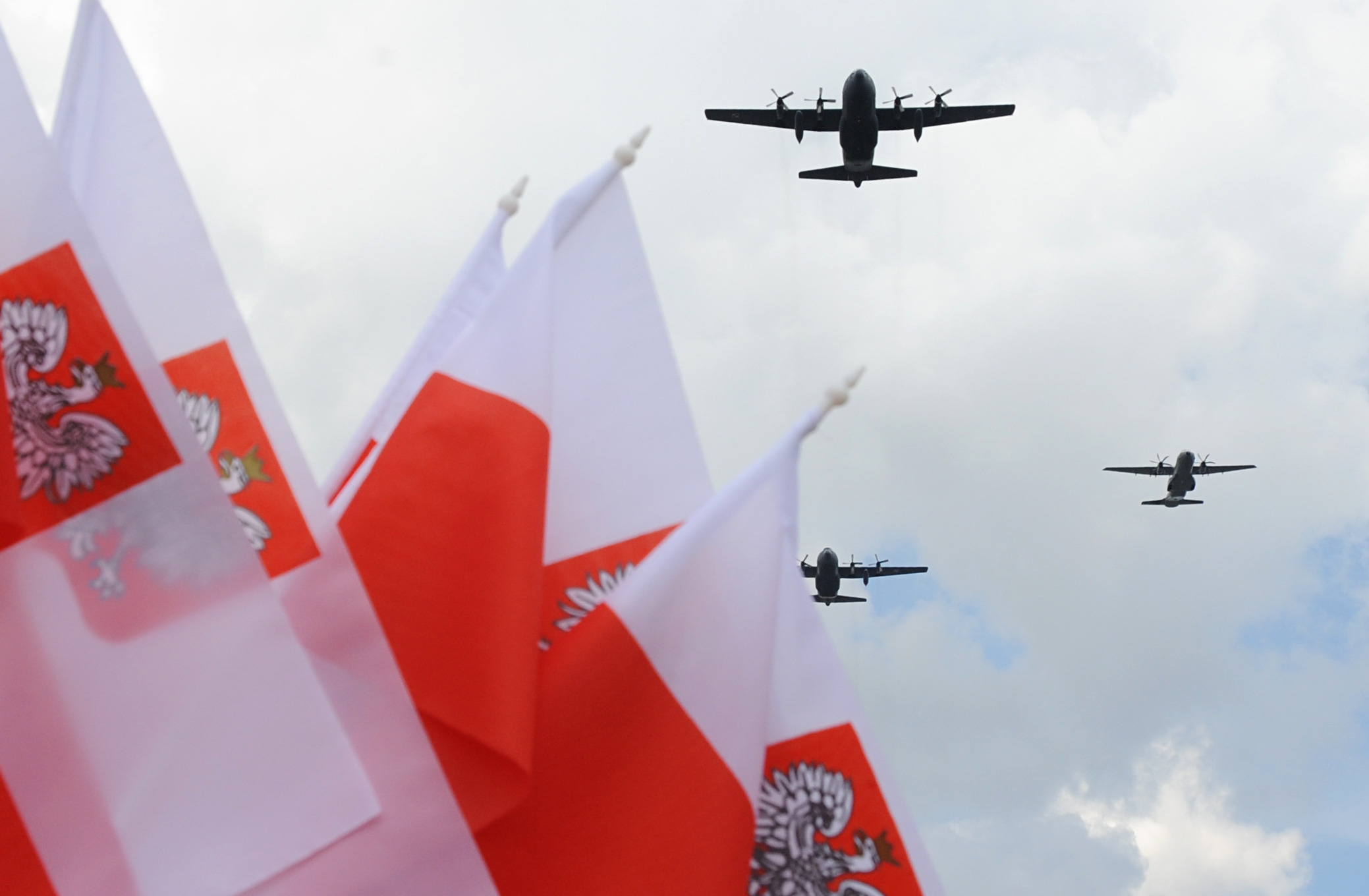 Poland puts on biggest military parade in years