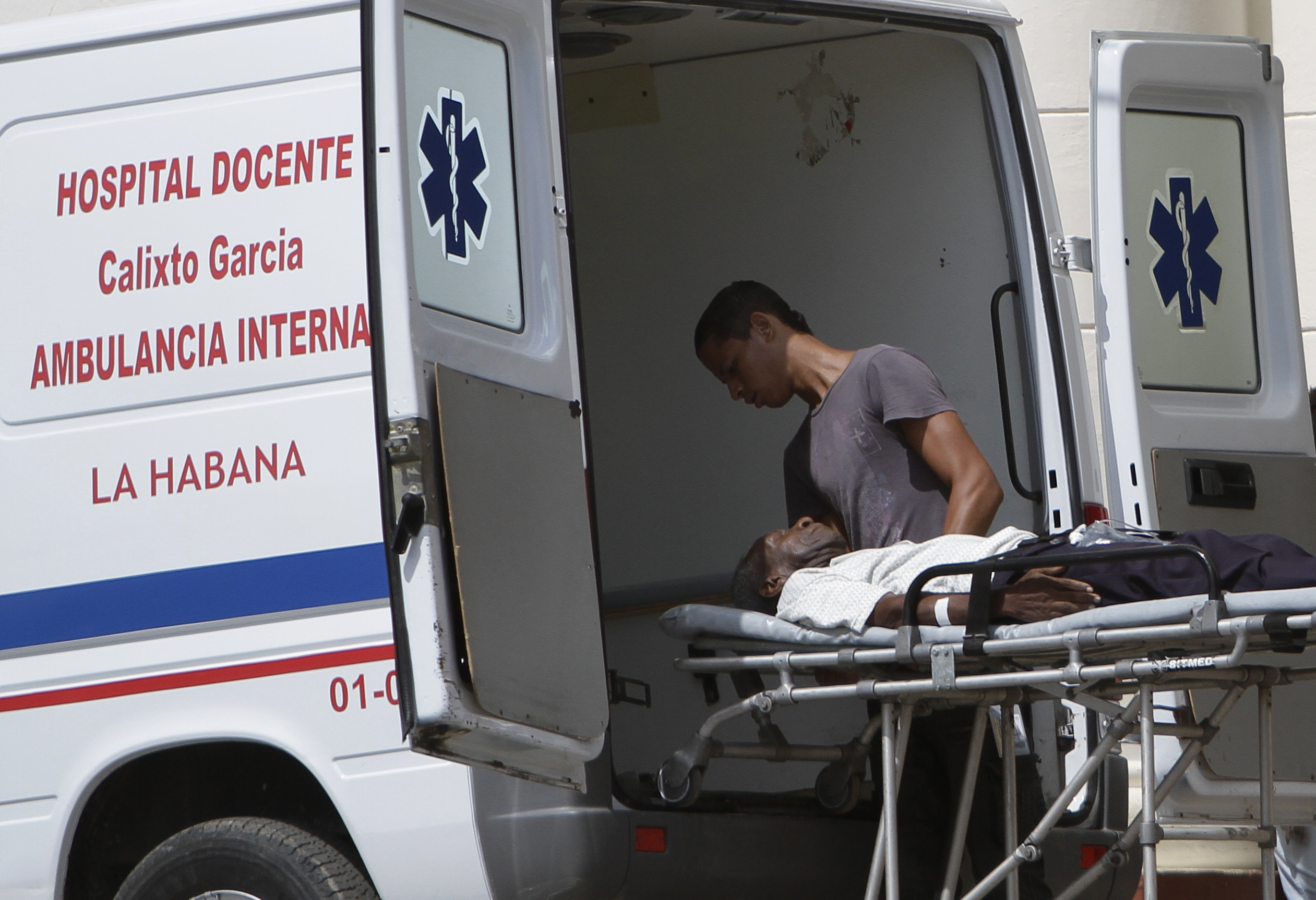 Cuba slashes more than 100,000 health care jobs