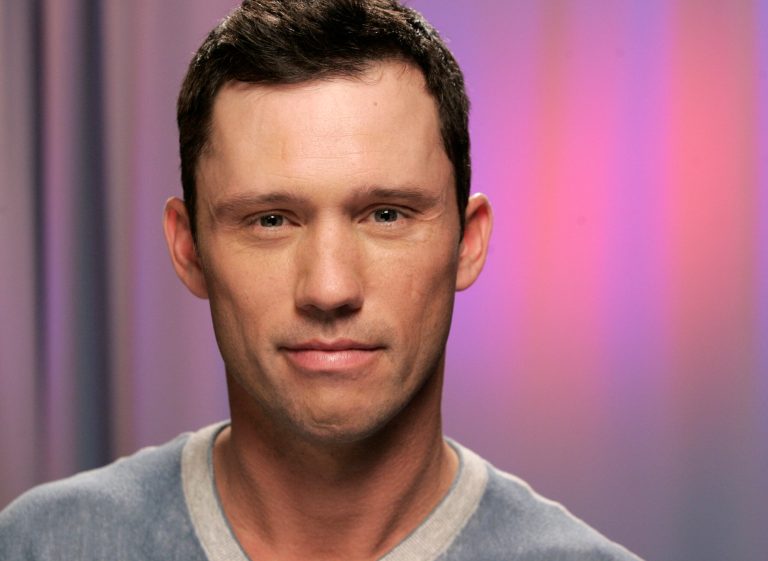  FILE - In this February 24, 2010 file photo, actor Jeffrey Donovan poses for a portrait, in New York. Hot news for 
