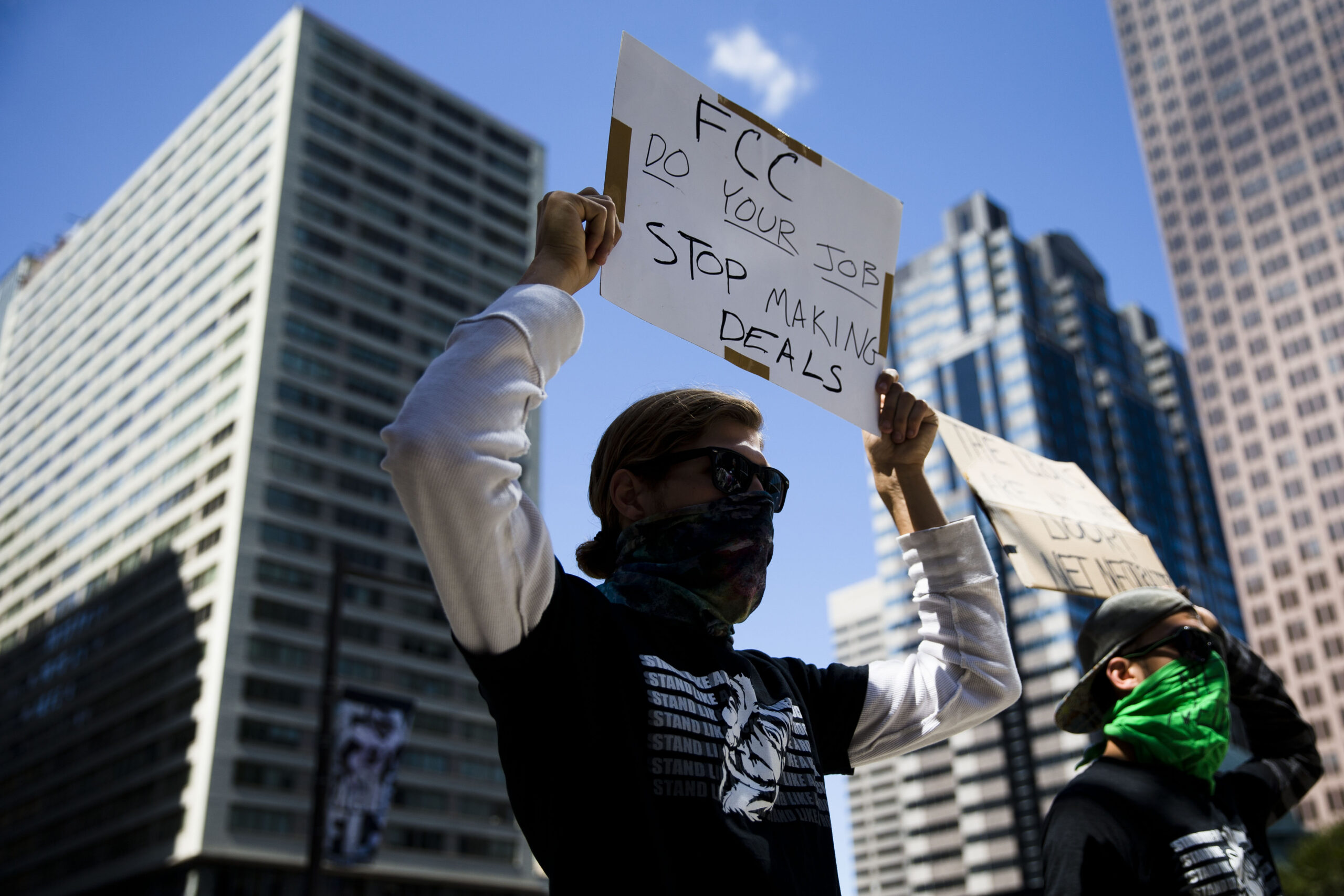 Internet power struggle pits fed vs. fed