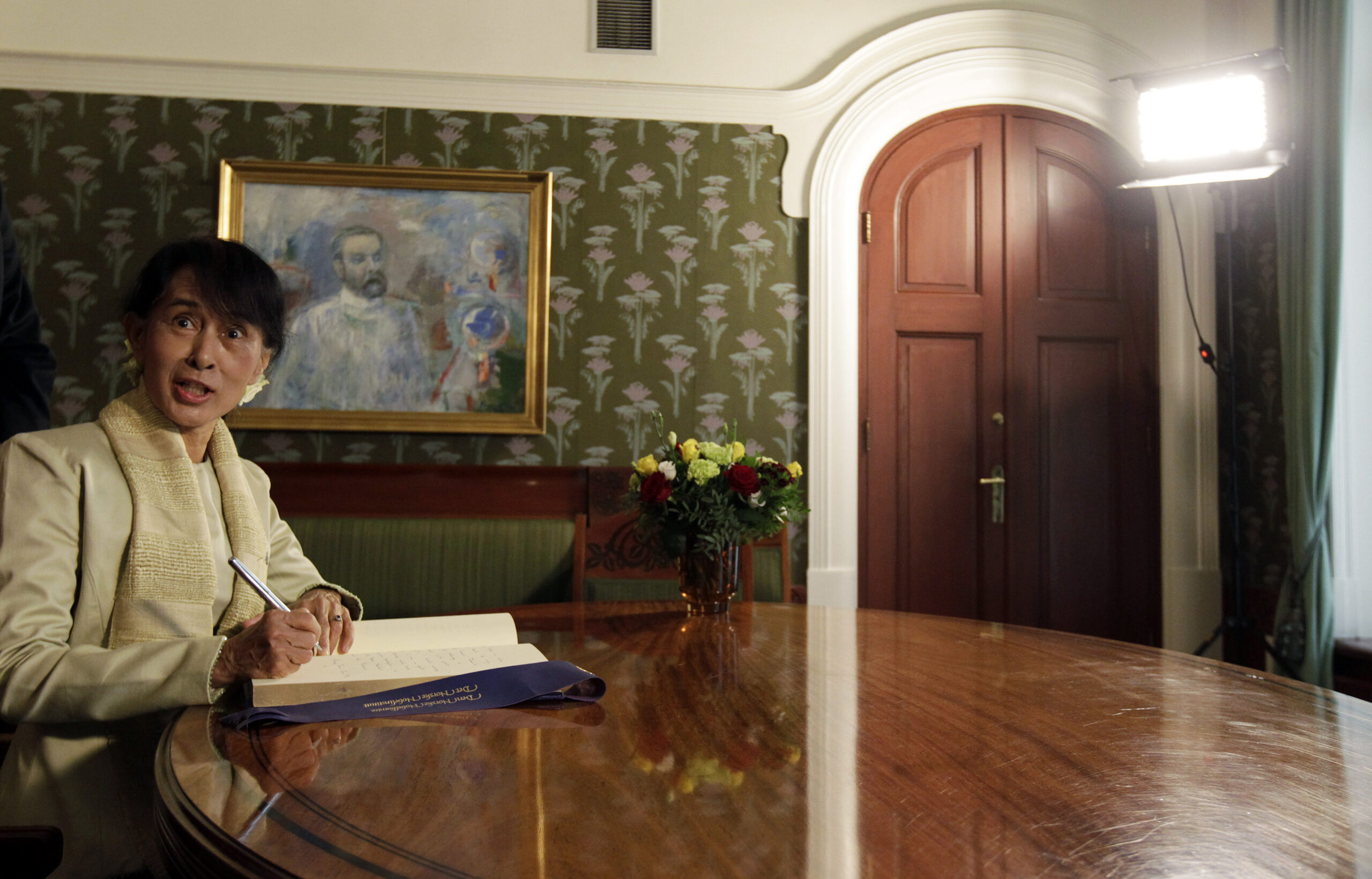 Suu Kyi to make bittersweet return to Oxford