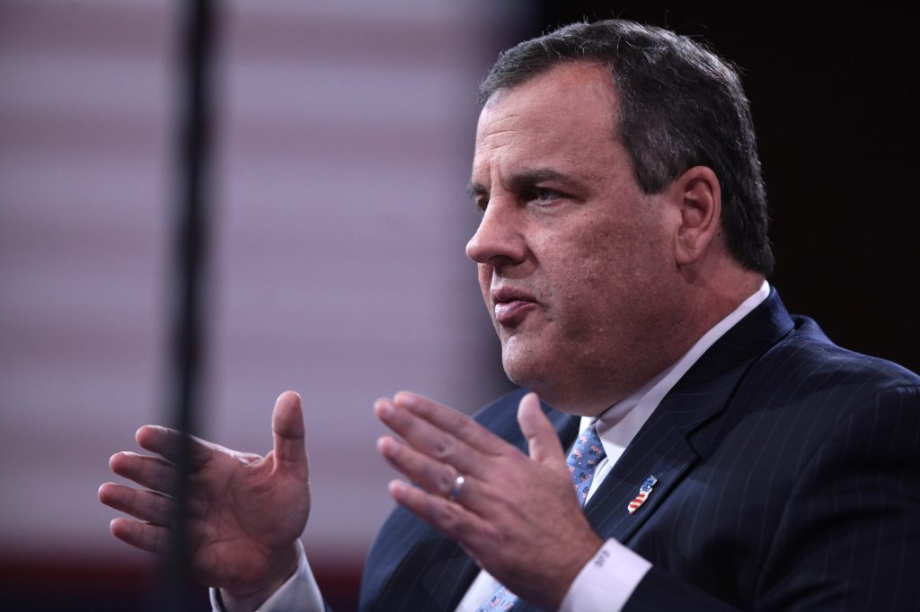 Spending Issues an Afterthought on Eve of Iowa Caucuses