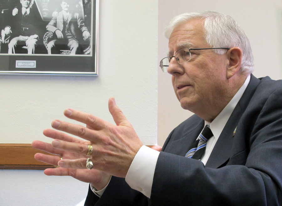 Senator demands GAO investigation of how much the feds spend on PR