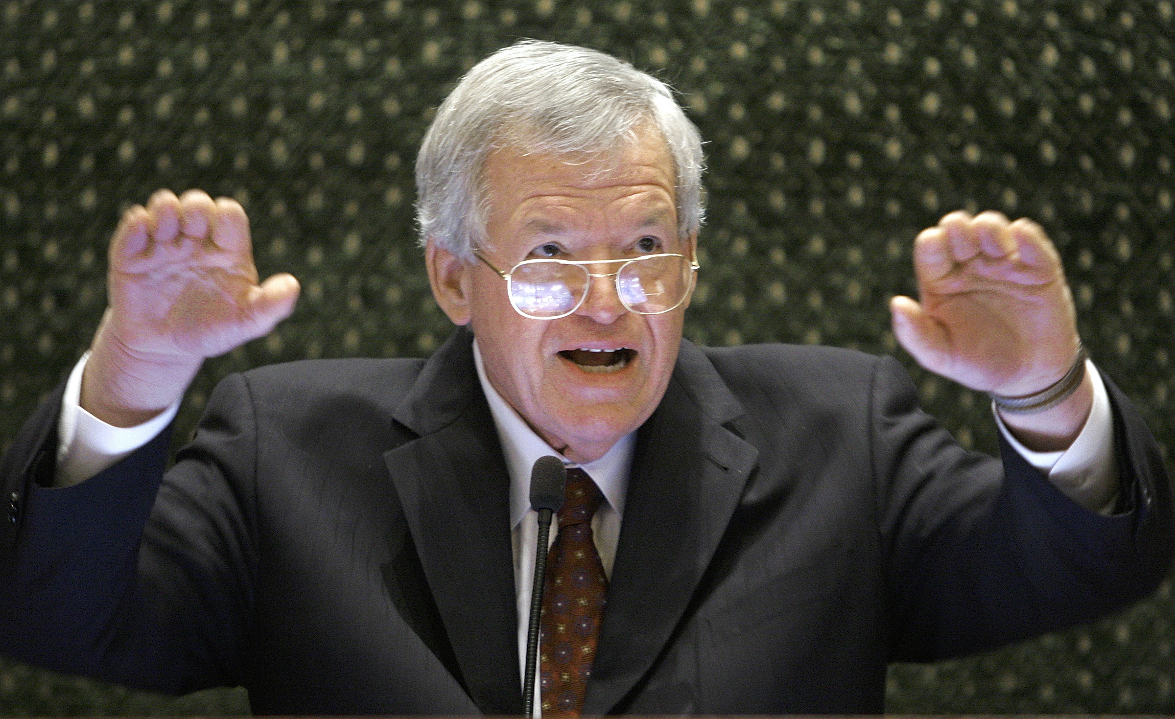 Hastert never subject of complaints, local authorities say