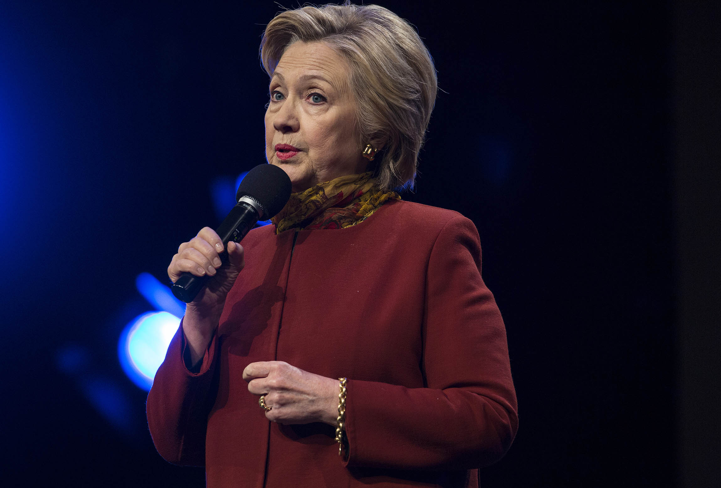 Clinton attacks Walker on day of the Wisconsin primary