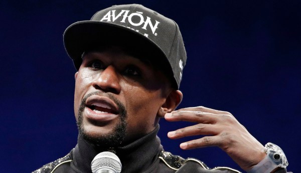 Floyd Mayweather defends Trump’s so-called ‘locker room banter’: He speaks ‘like a real man spoke’