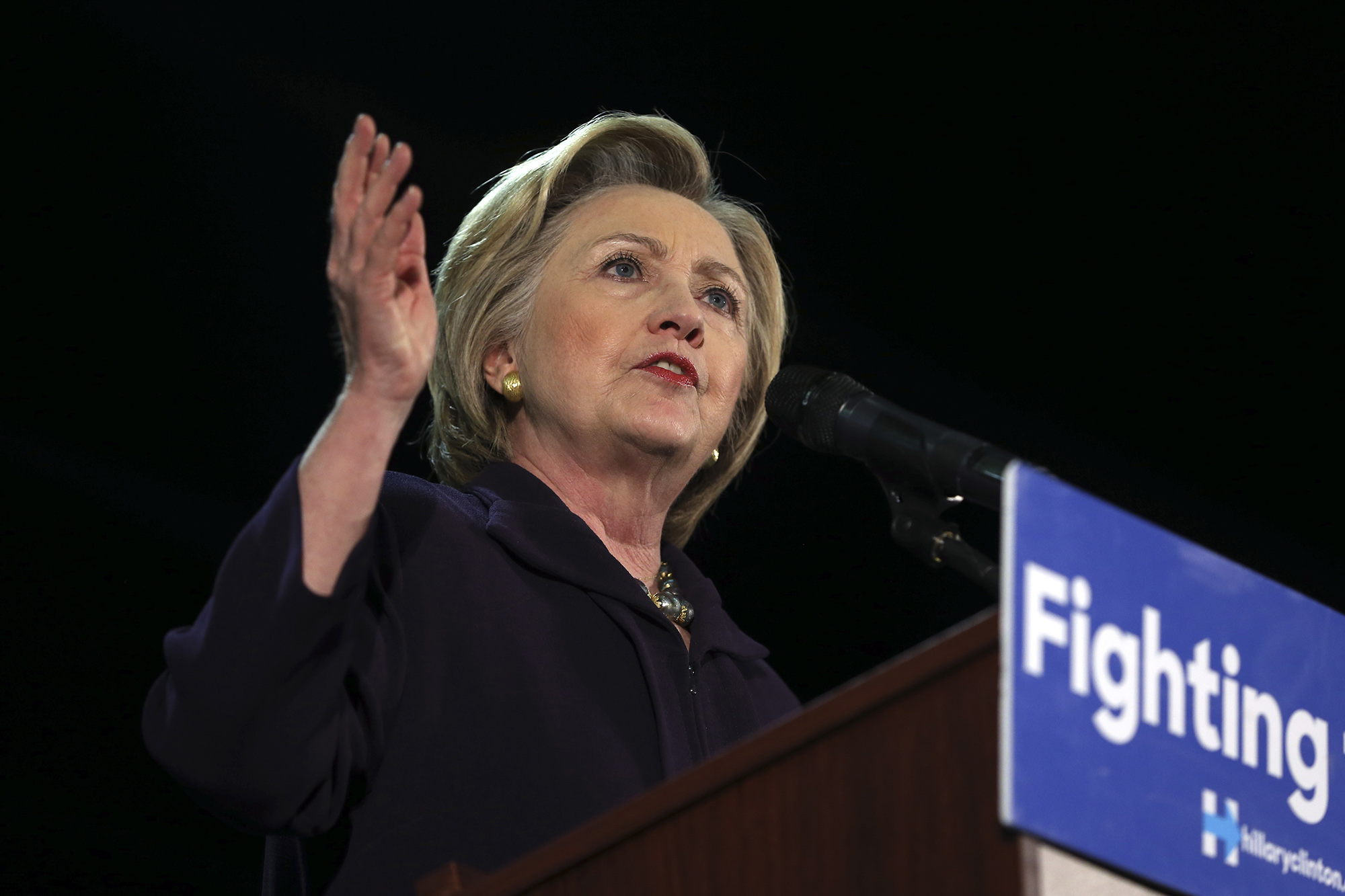 Clinton hits Trump over refusal to release tax returns