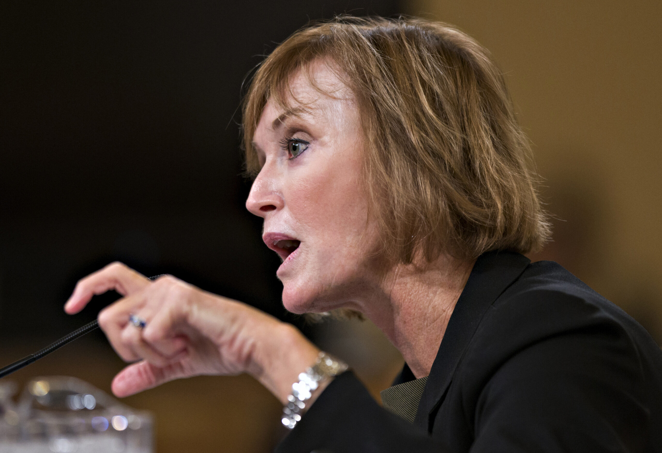HHS says Healthcare.gov meets White House security standards