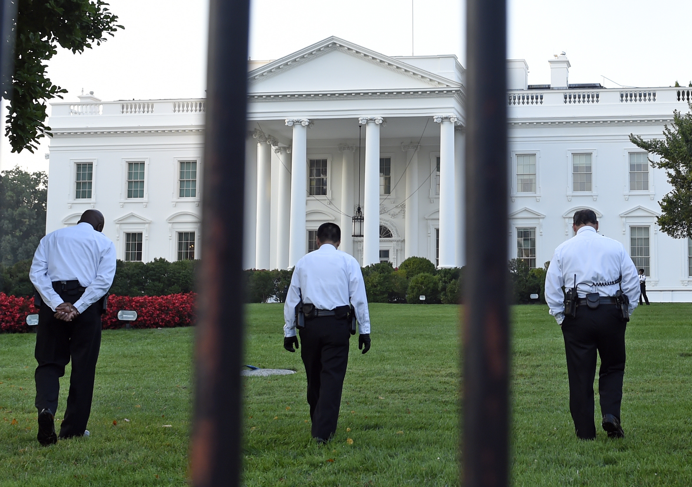 Secret Service boosts security outside White House
