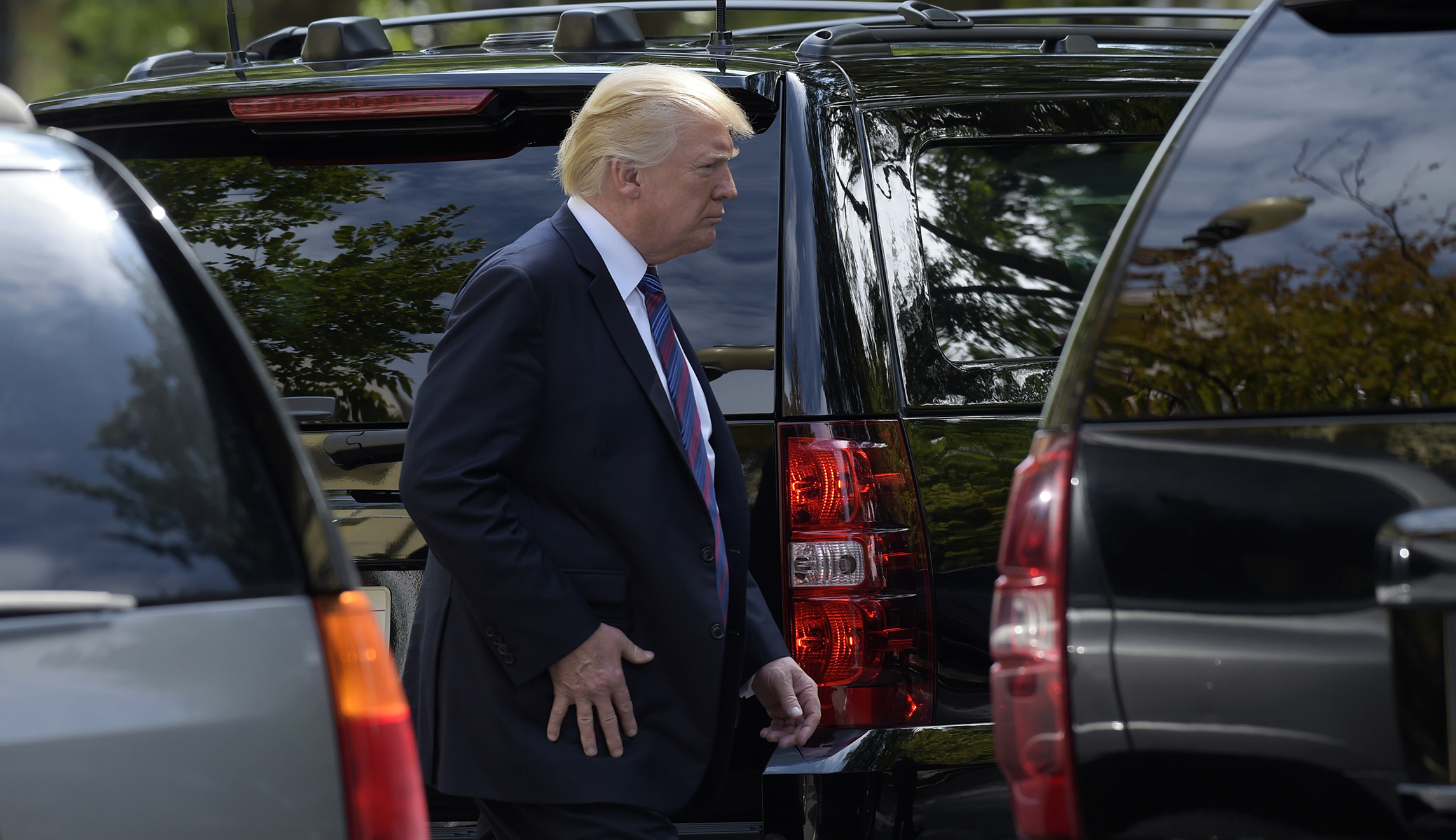 Trump will meet military leaders, discuss economic blockade of North Korea