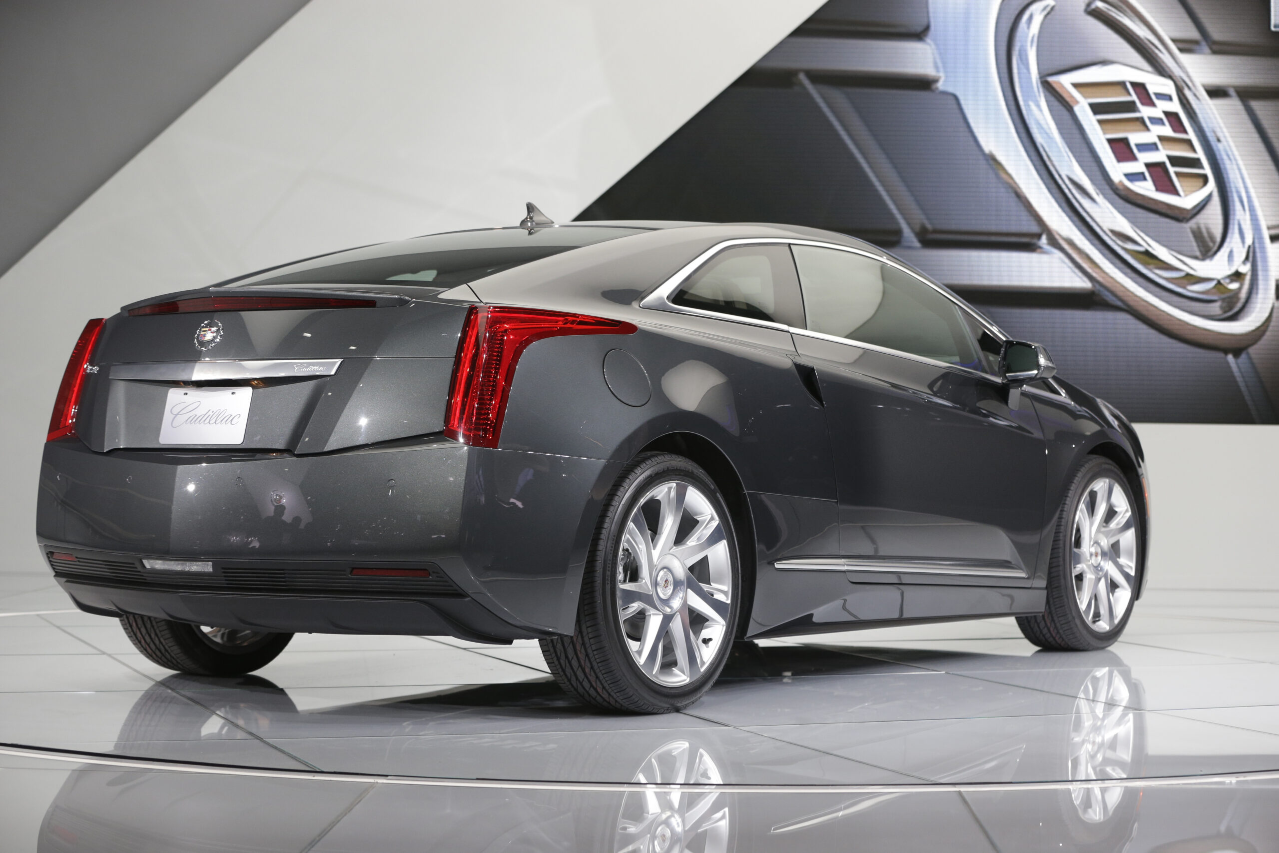 Nearly half of US Cadillac dealers refuse to sell the ELR plug-in hybrid
