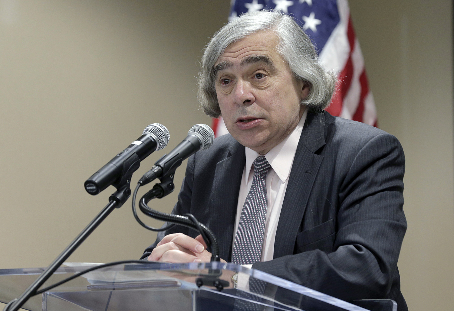 Moniz: Congress must act on climate change