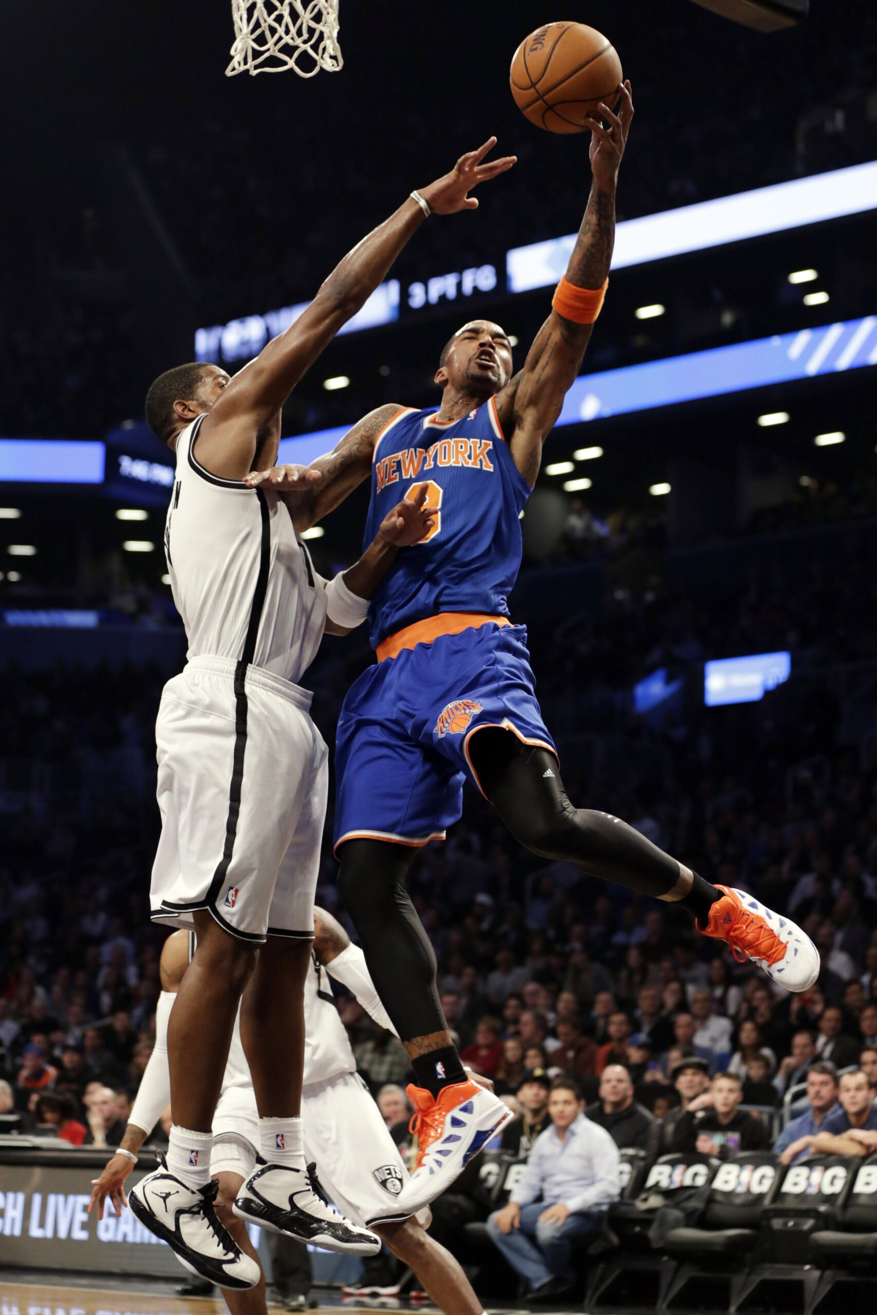 Anthony scores 45, Knicks rally to beat Nets