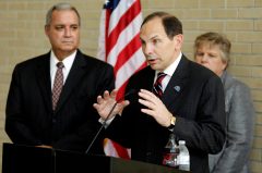 Top bureaucrat lobbyists say it’s ‘punitive’ to fire failed program executives
