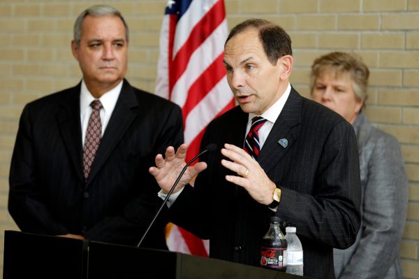 Top bureaucrat lobbyists say it’s ‘punitive’ to fire failed program executives