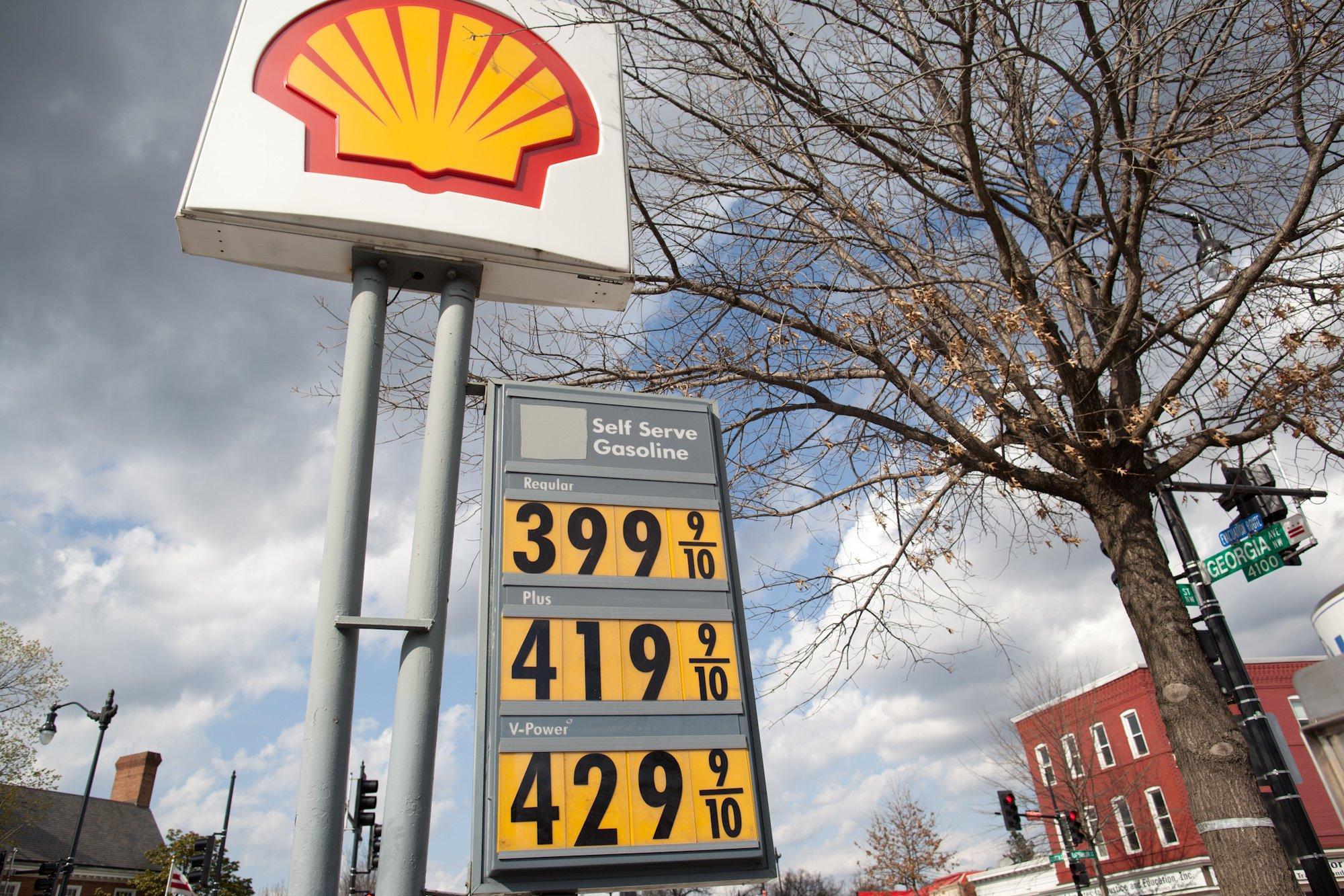 Maryland, Virginia road plans rely on Congress to avoid higher gas taxes