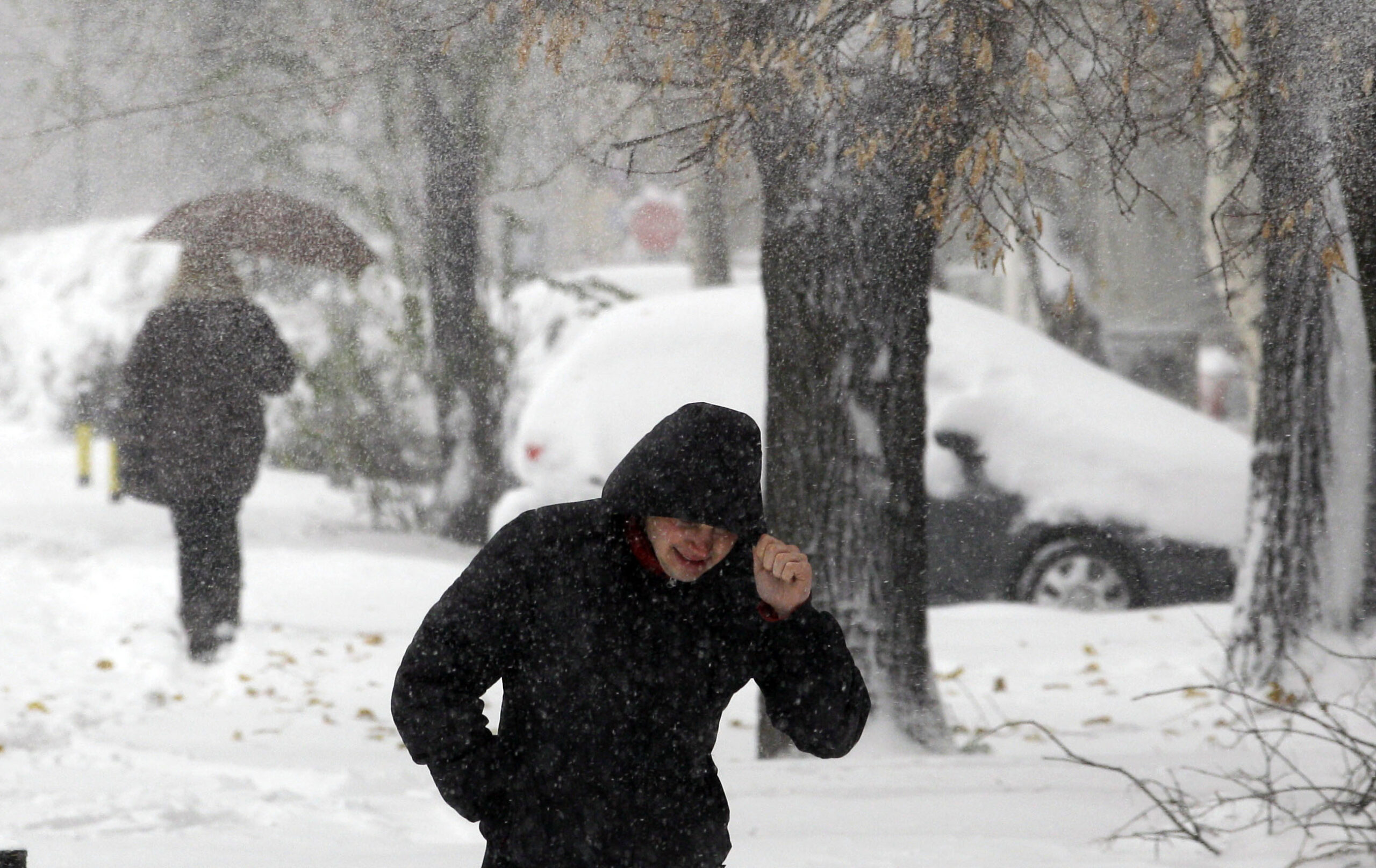 6 dead as heavy snow hits Balkans