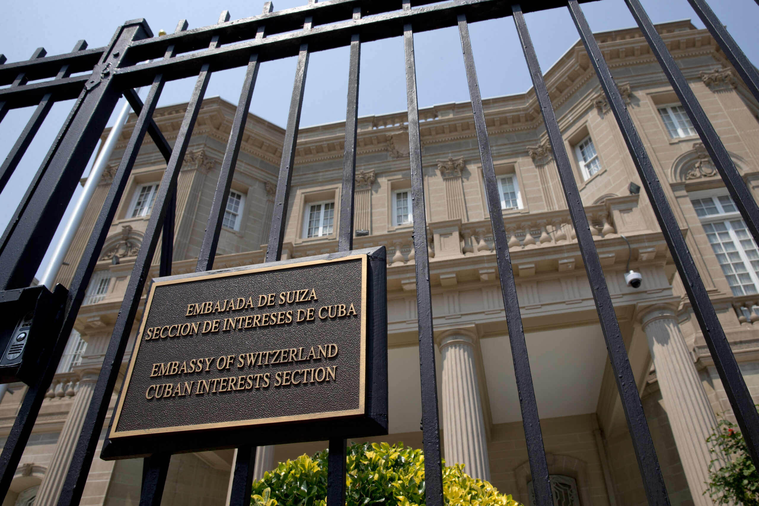 Would President Jeb Bush keep Cuban embassy open? ‘Probably not’