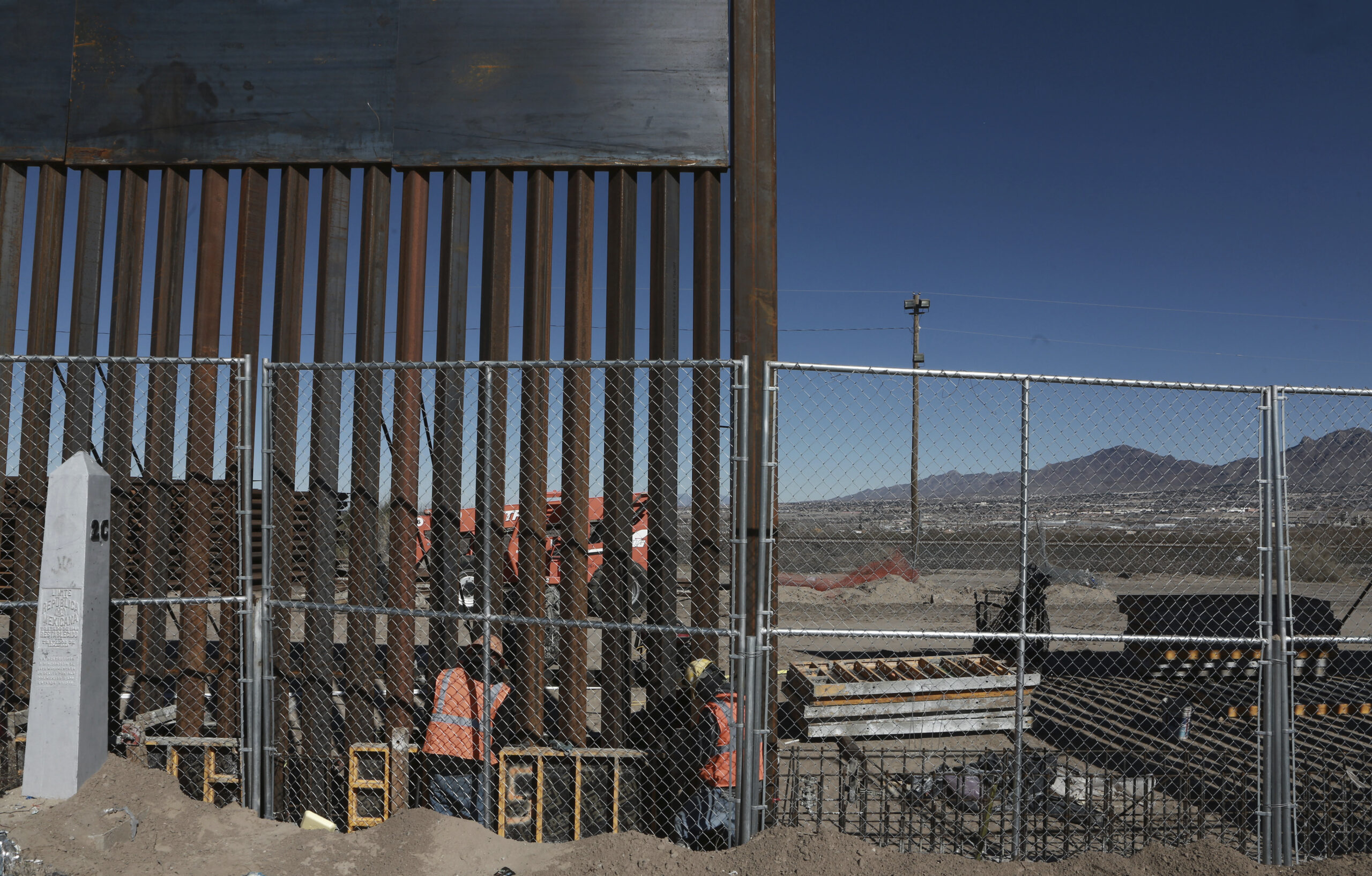 DHS to seek designs for 30-foot-high border wall next week