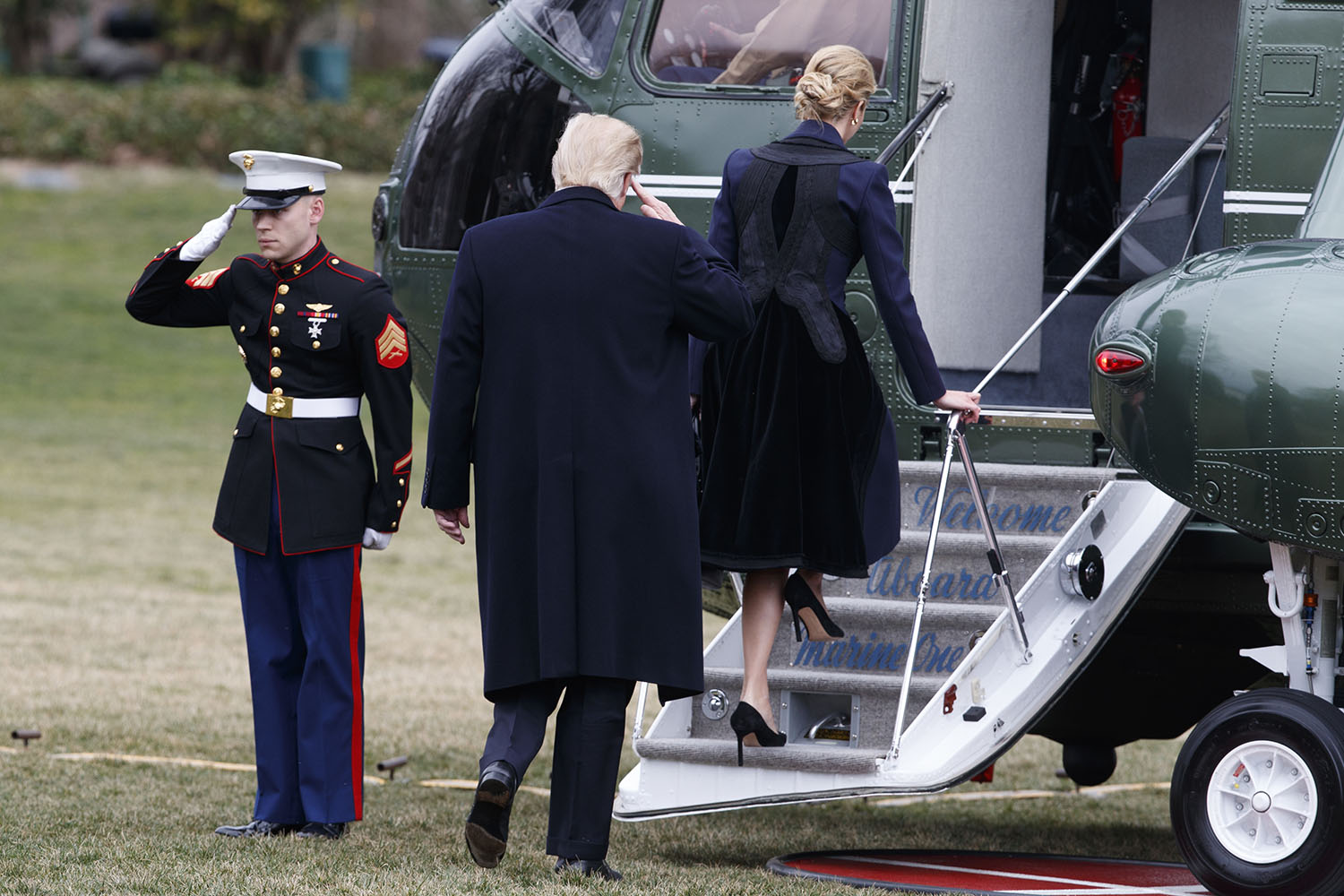 Trump attends return of fallen Navy SEAL