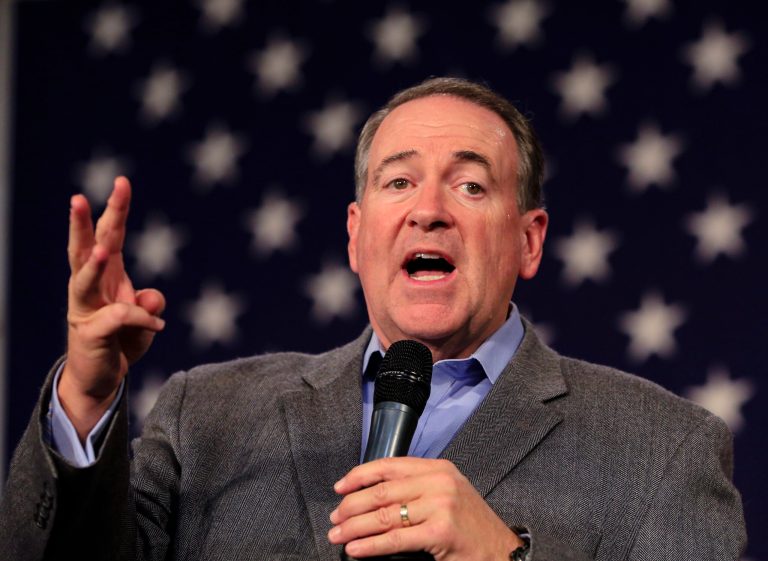 Republican presidential candidate Mike Huckabee will quit the 2016 race if he can't finish in the top three in Iowa. (AP Photo/Nati Harnik)