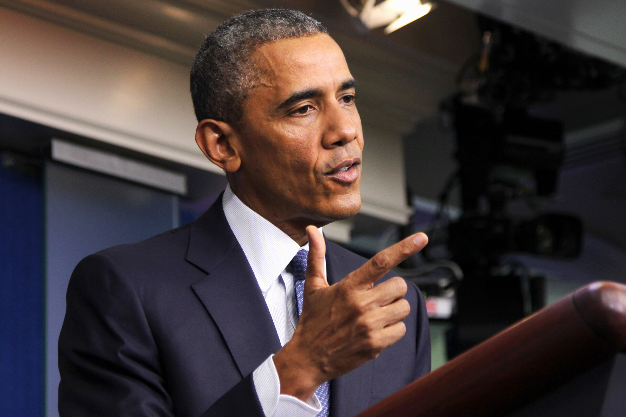 Obama crafts legal rationale for immigration steps