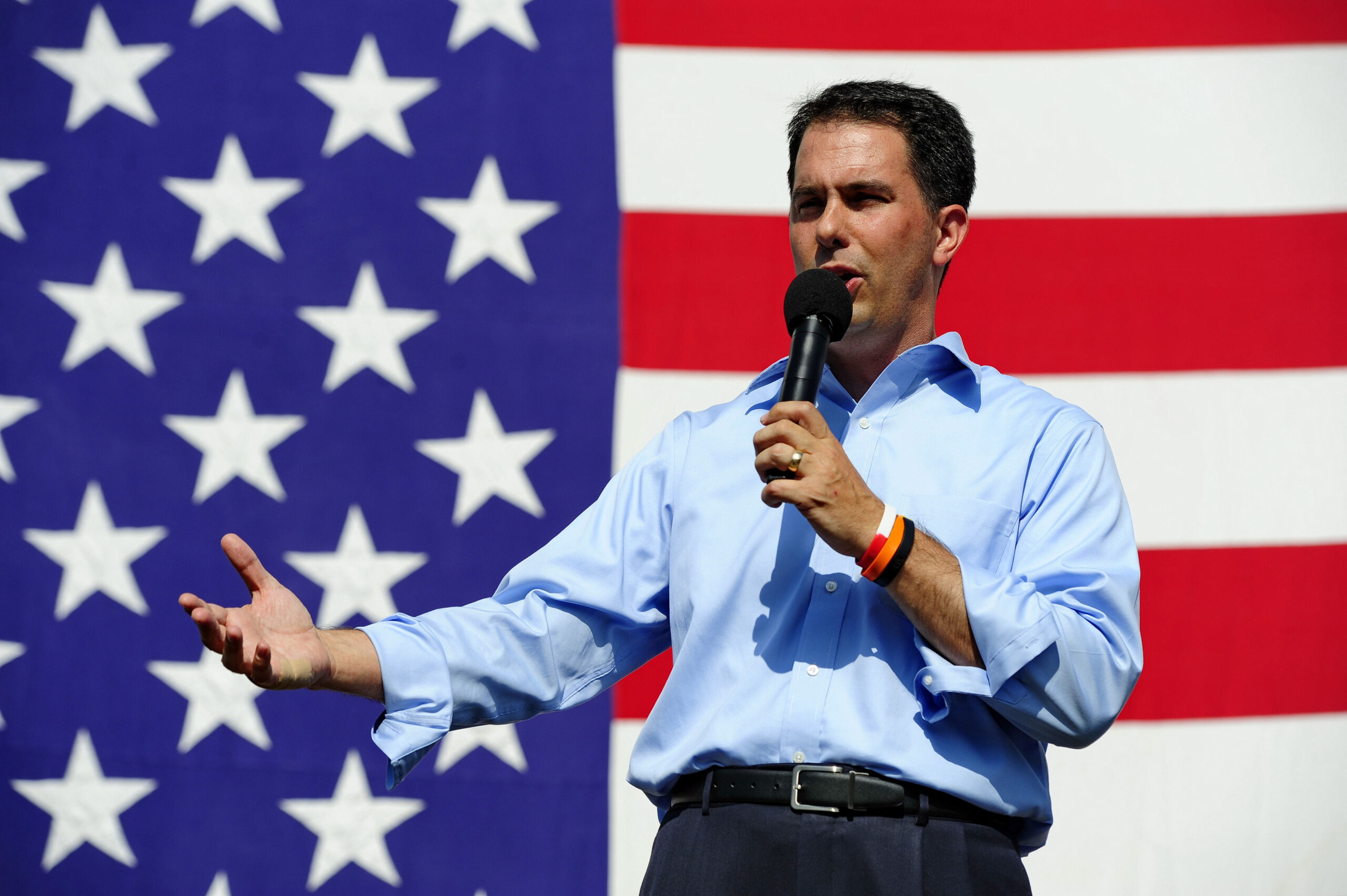 Scott Walker calls for positive GOP message