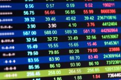 US stocks rise before economic data amid corporate earnings