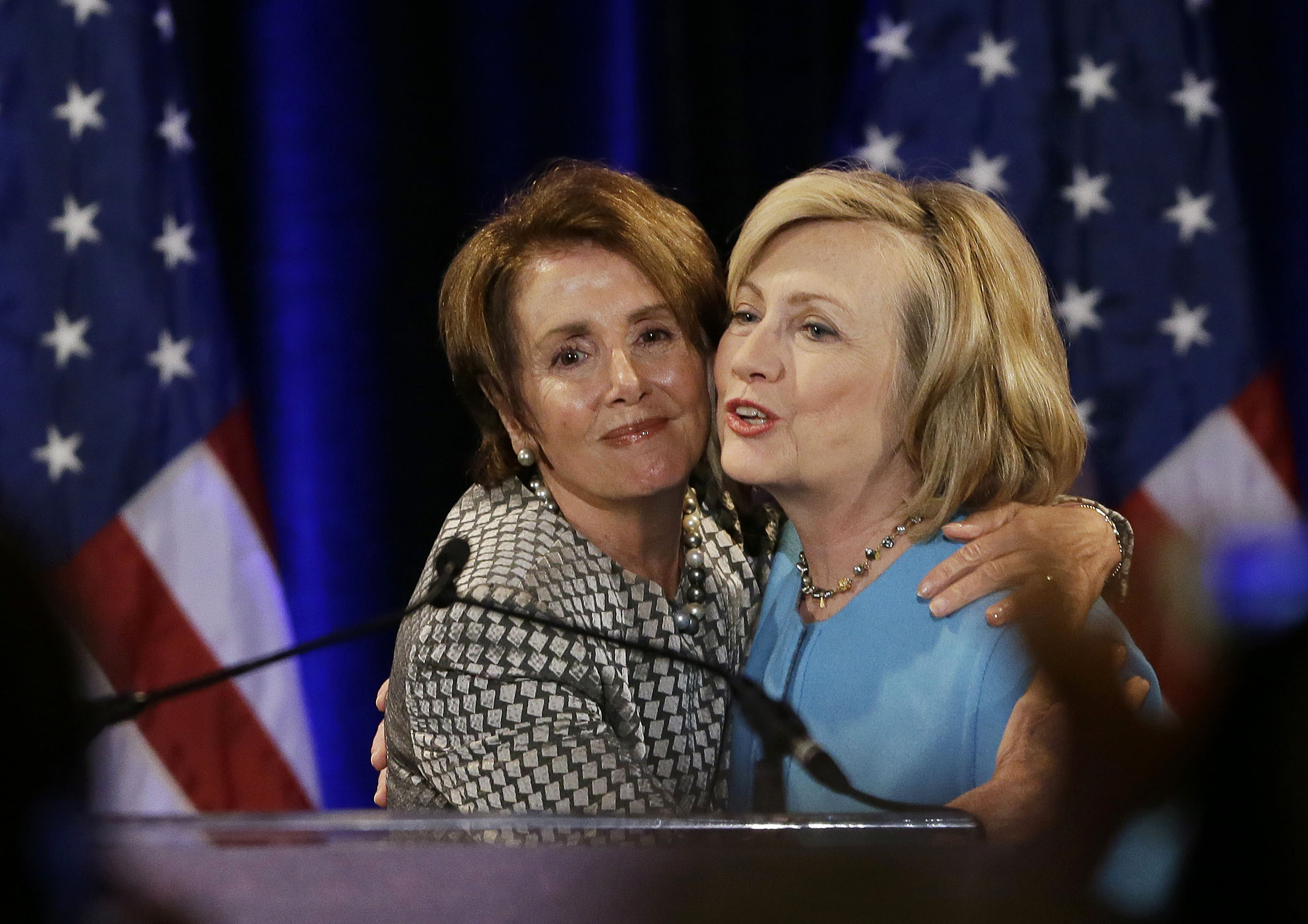 Hillary Clinton will meet privately with Pelosi Tuesday