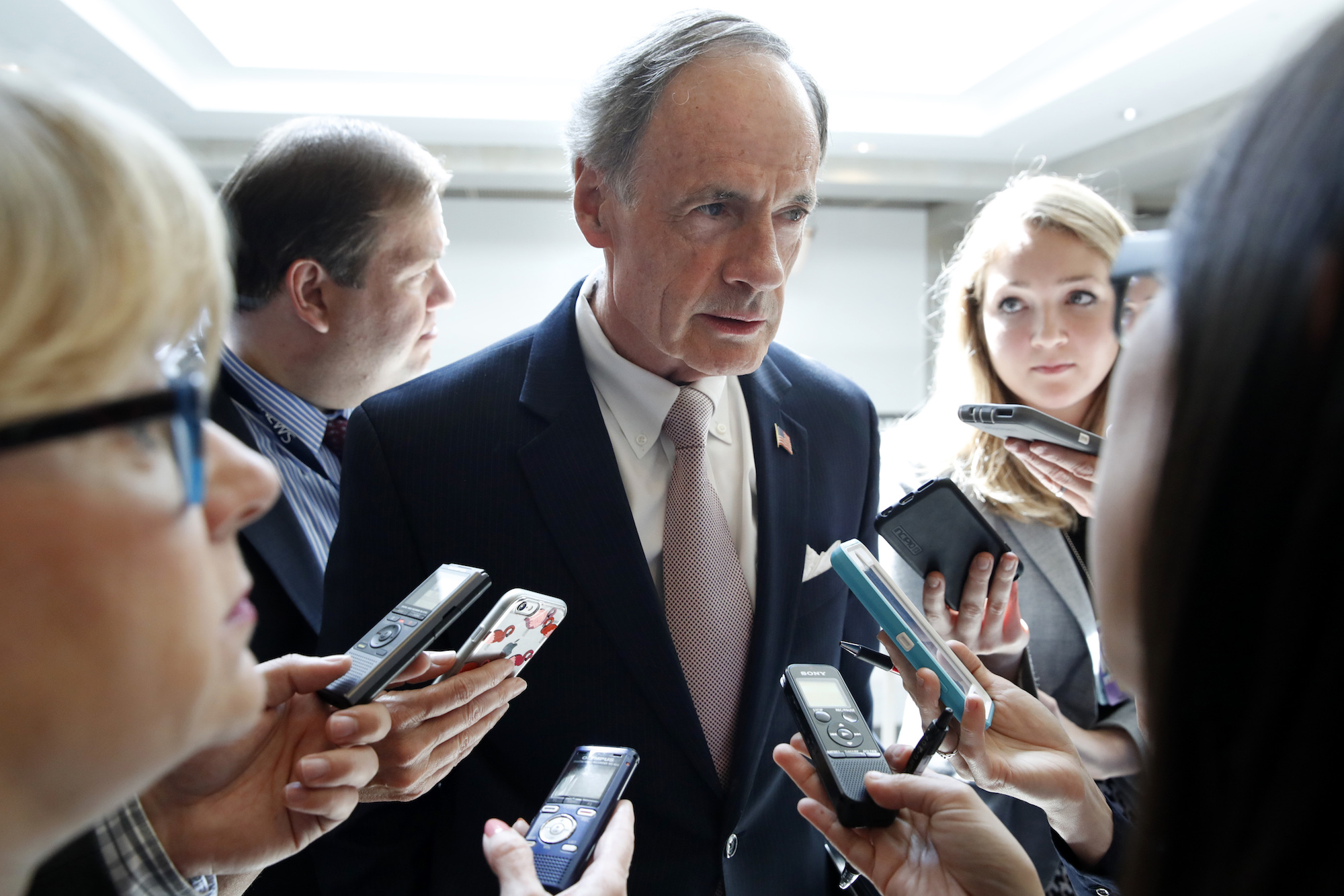 Carper spends weekend prodding EPA’s Pruitt over budget