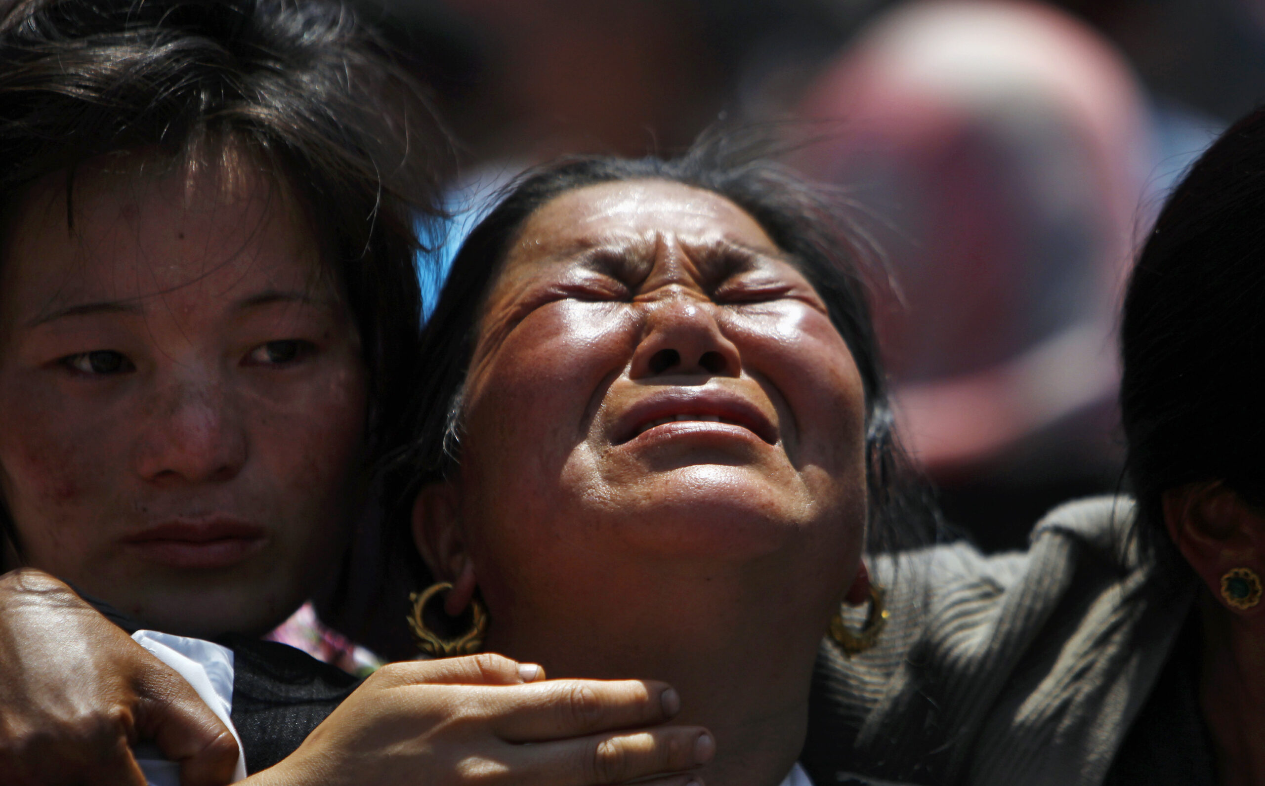 Sherpas leave Everest; some expeditions nix climbs