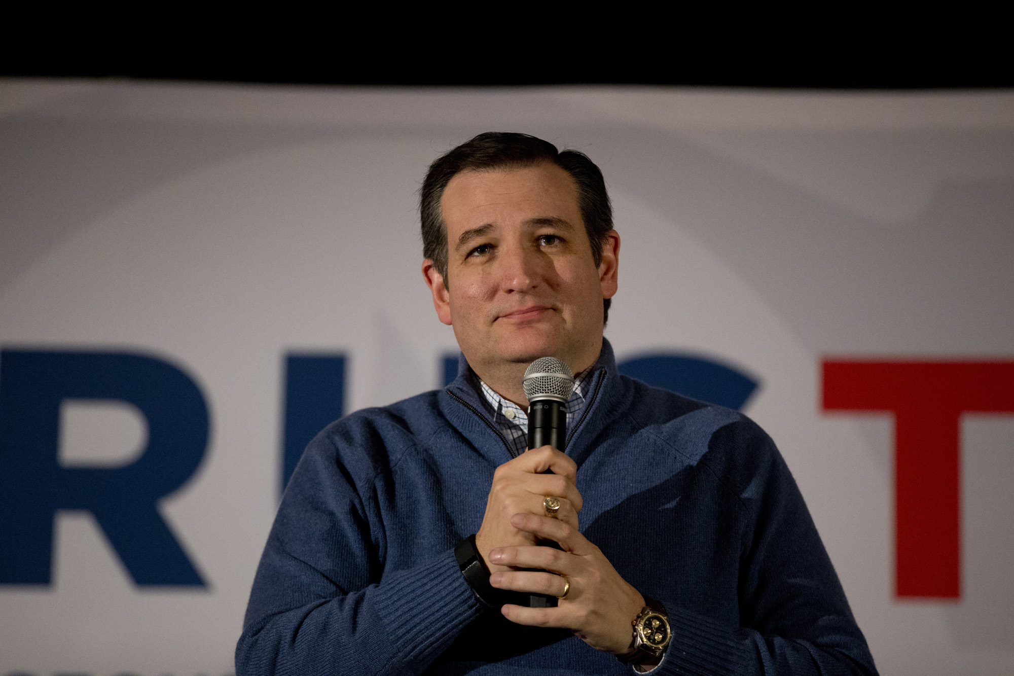 Cruz defends himself in Ethanol Country