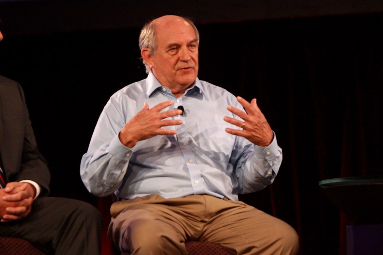 Weisbuch accuses Murray of 