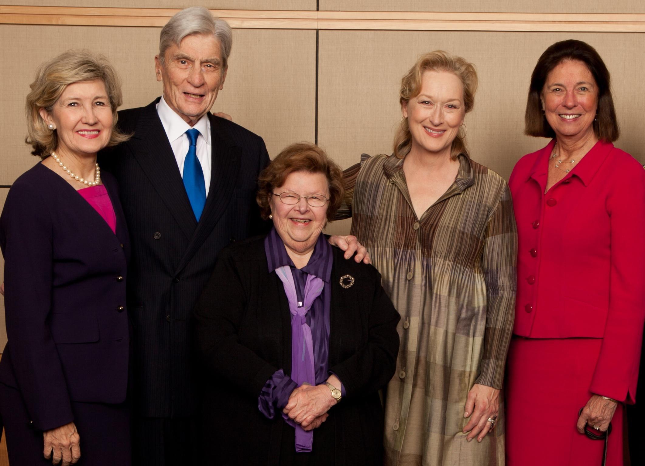 Streep gets Washington pumped up for Women’s Museum