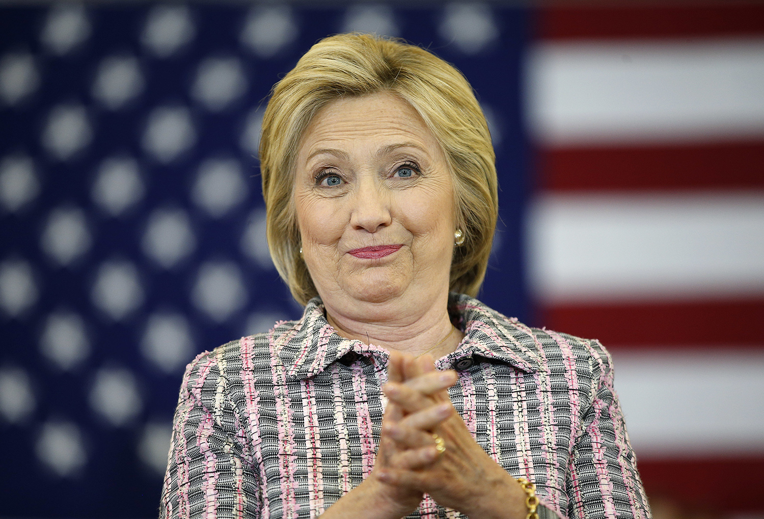 Tracking poll: Clinton expands lead over Trump