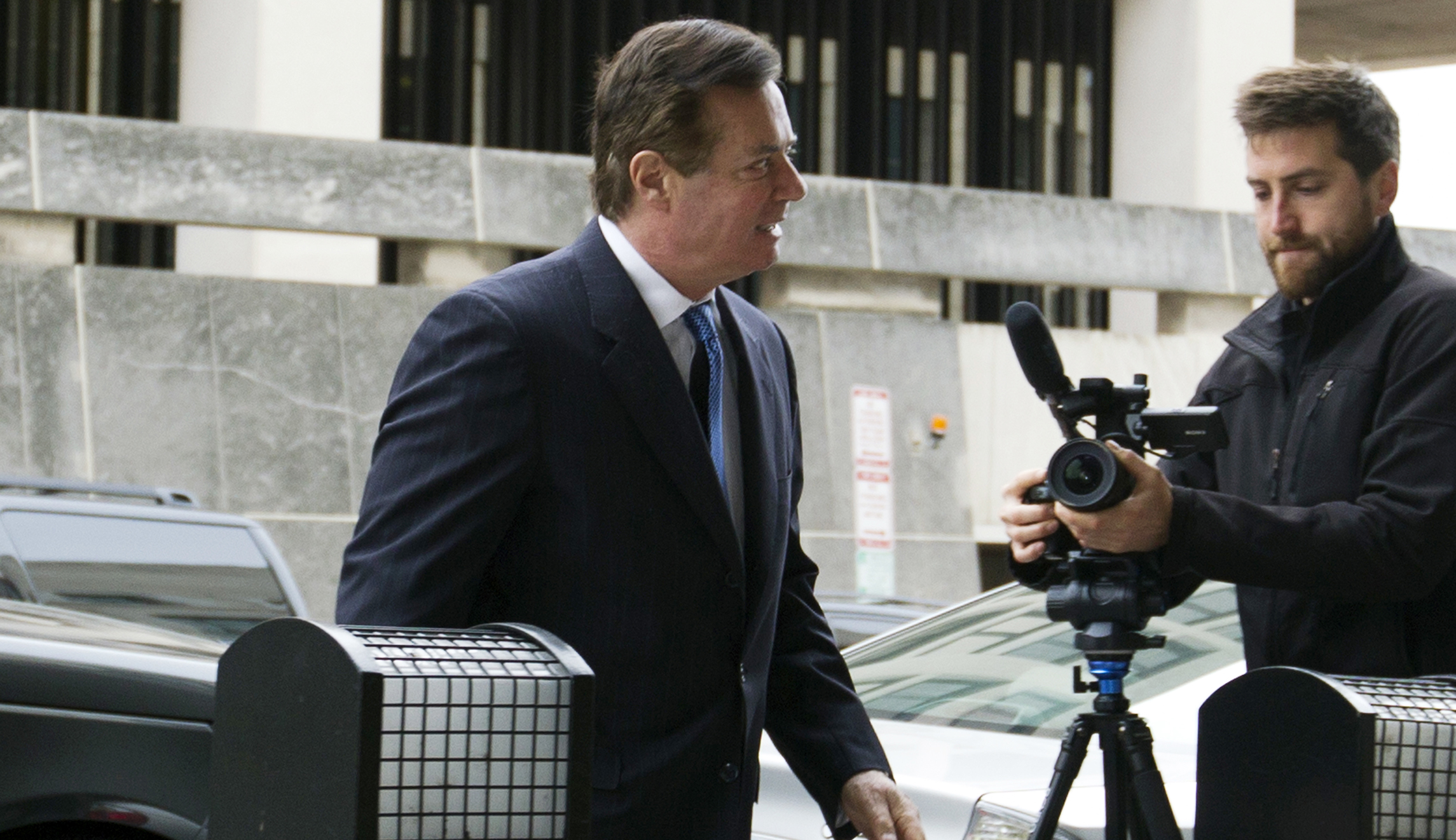 Paul Manafort pleads not guilty to new charges; trial set for Sept. 17