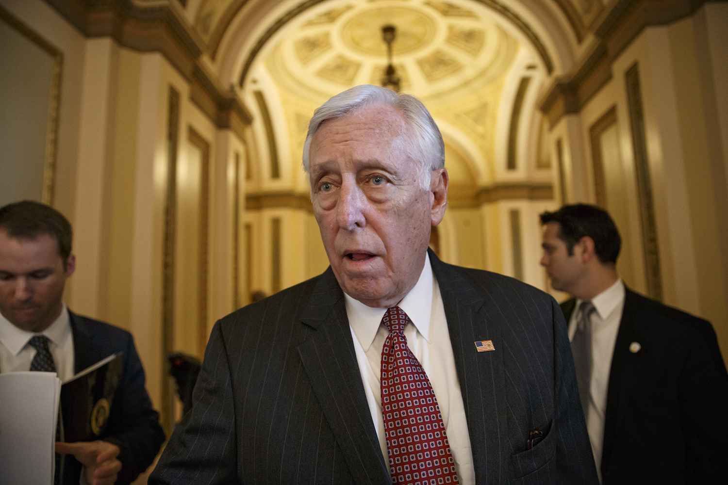 Hoyer warns against removal of Iran financial sanctions