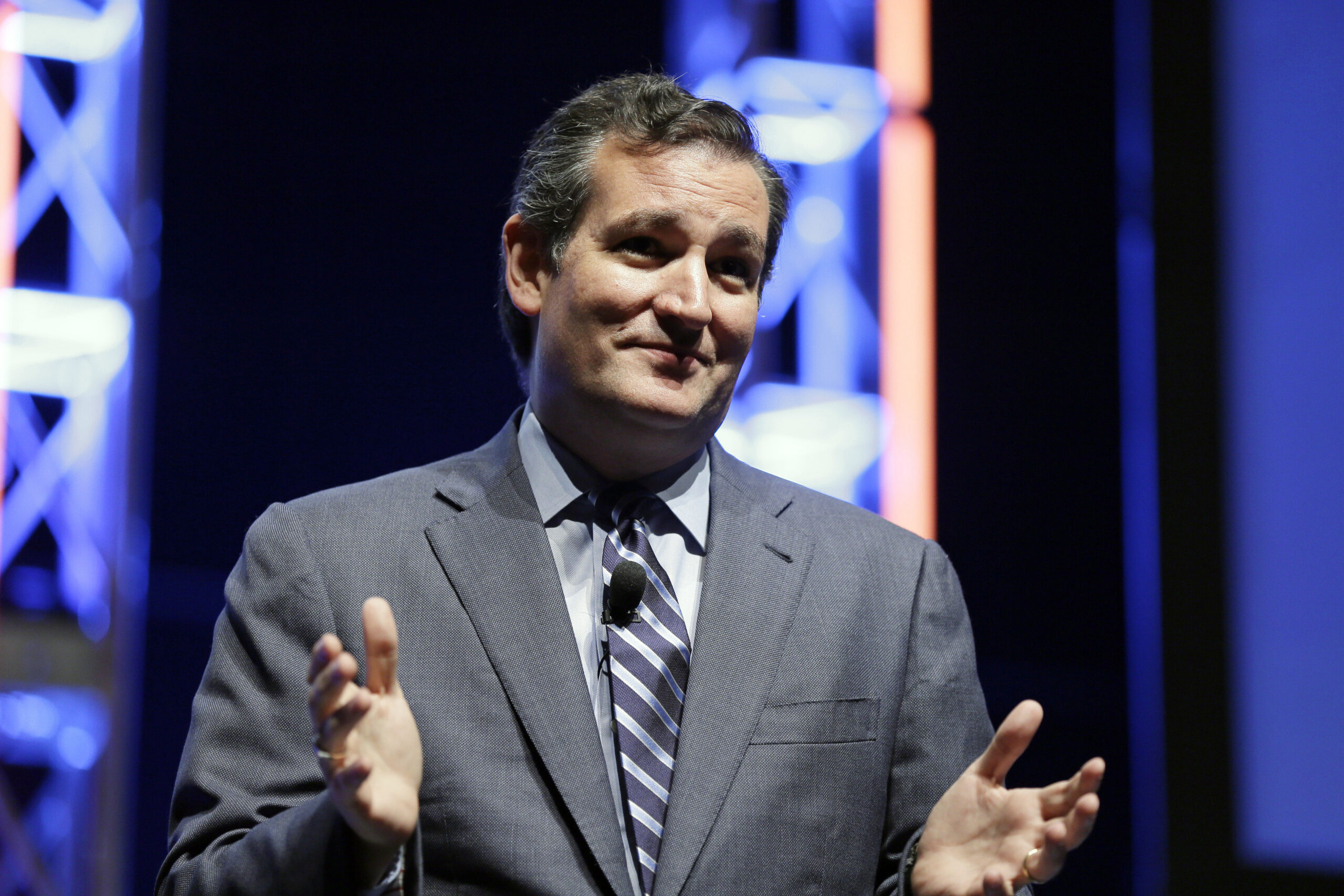 Ted Cruz won’t say whether he supports McConnell for majority leader
