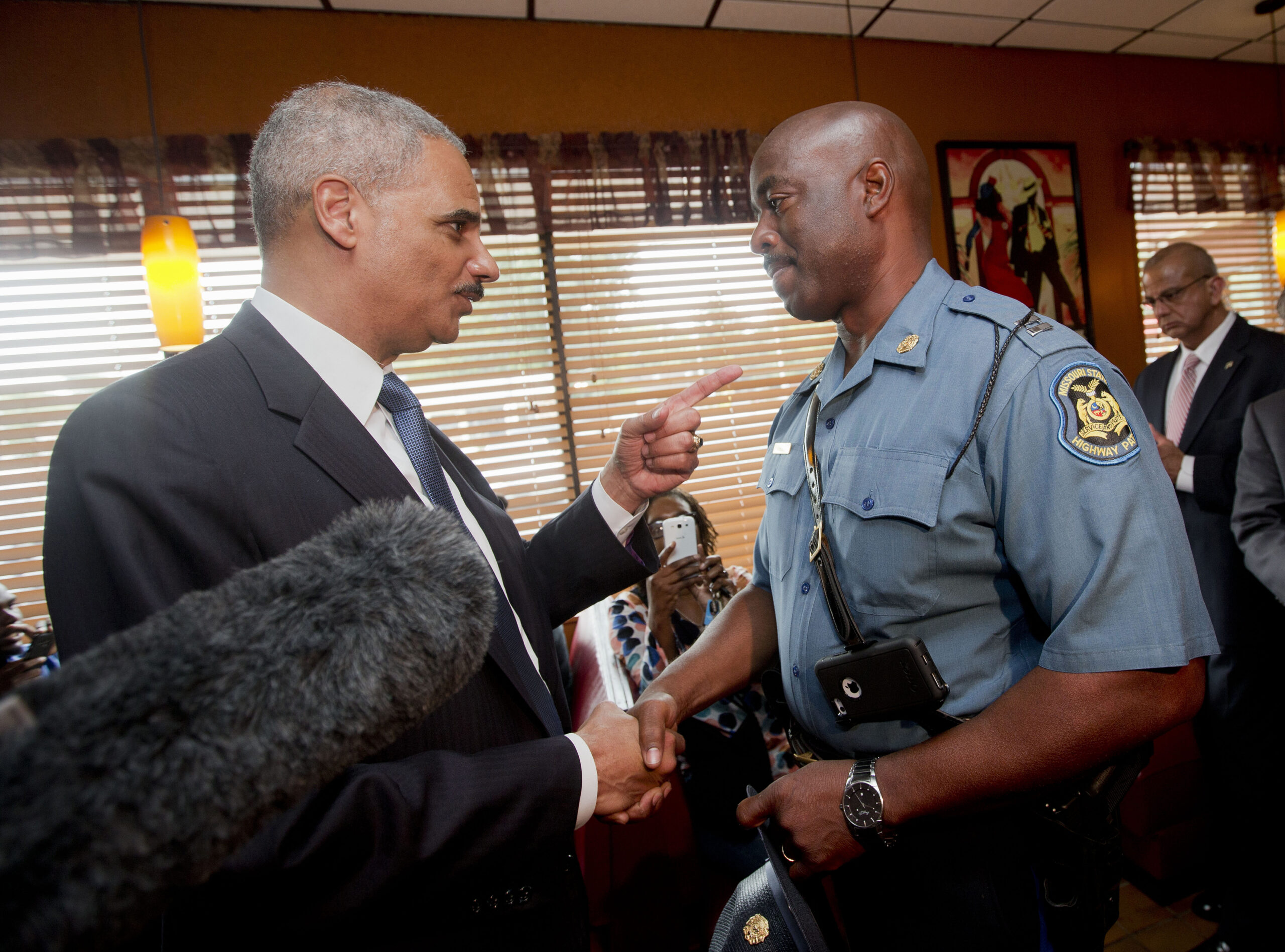 AP source: US to investigate Ferguson police