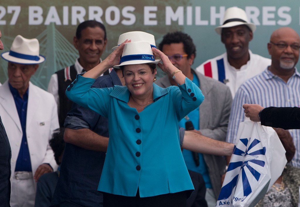 Brazil opens Rio bus system planned for World Cup