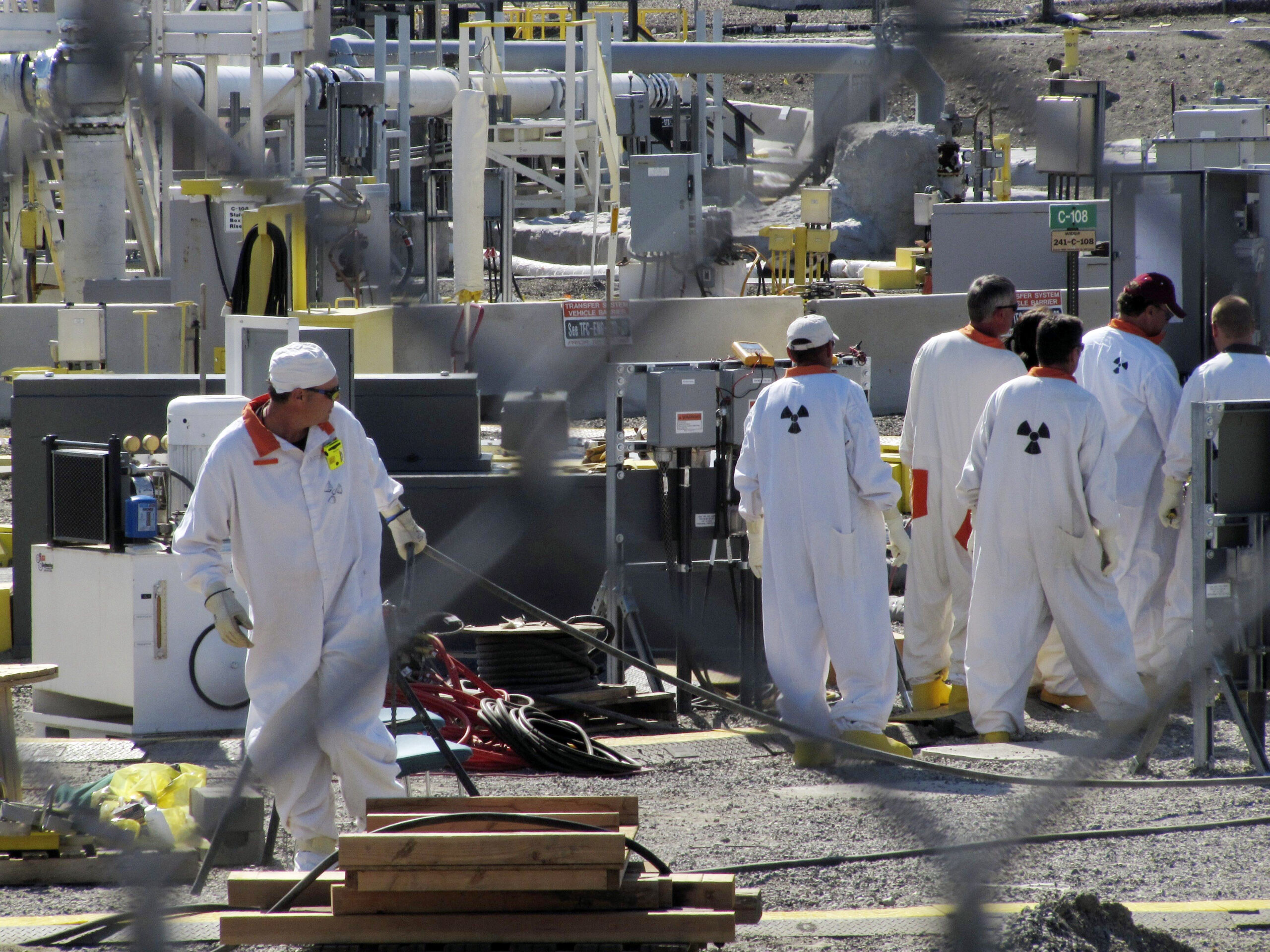 Energy Department lags on plan to remove nuke waste they’ve long known about