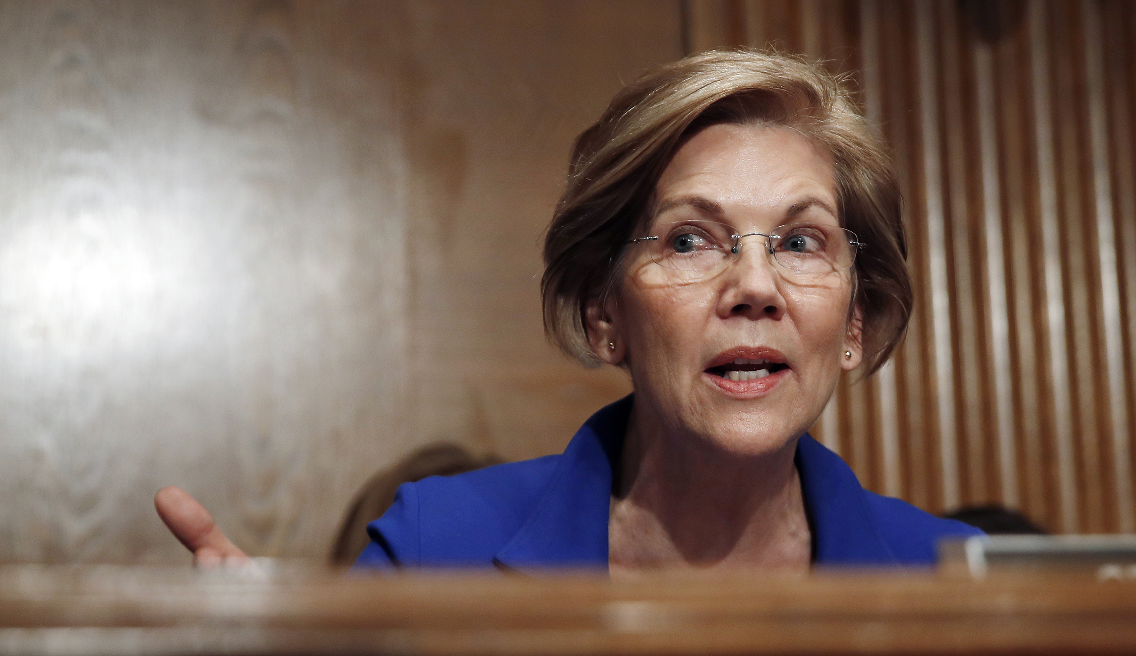 Elizabeth Warren: Mick Mulvaney giving consumers the ‘middle finger’ at CFPB