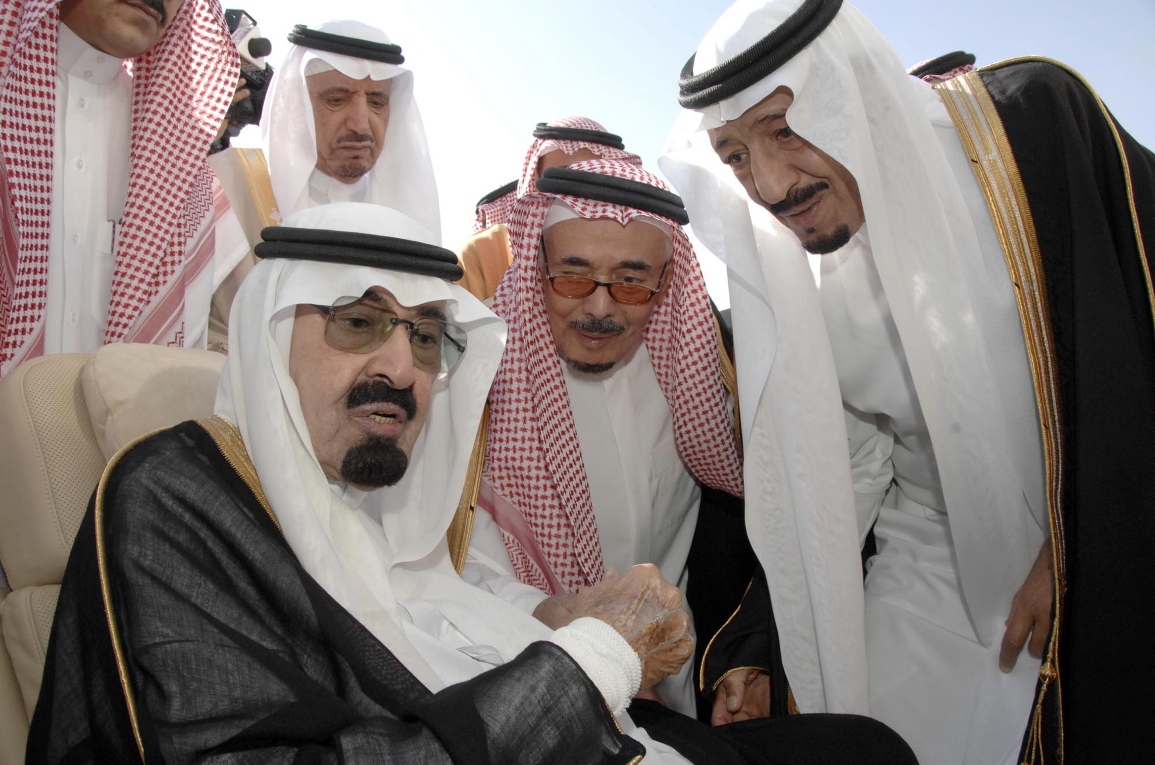 Saudi king orders punishing jihadi fighters