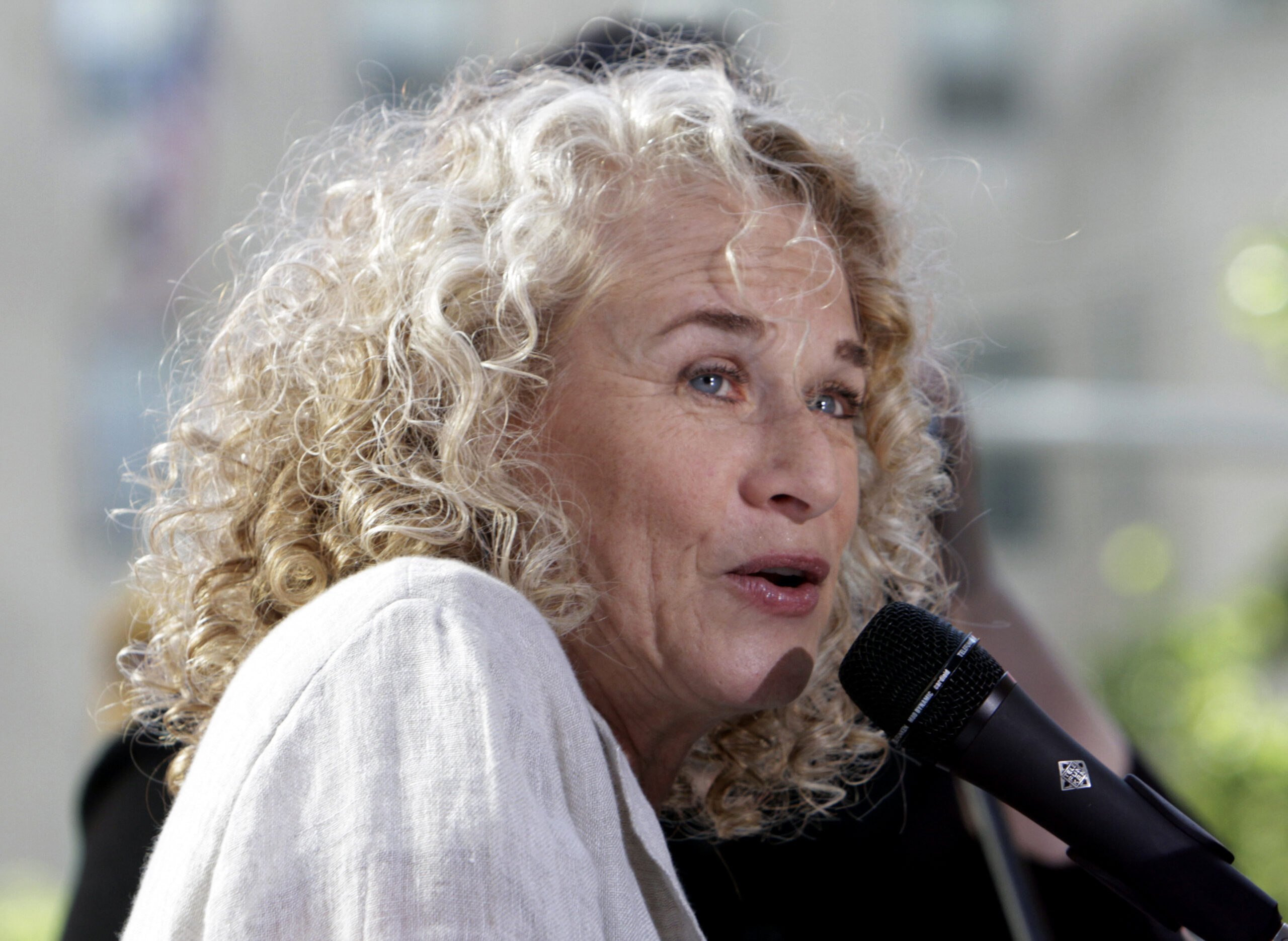 US library to honor Carole King with music prize